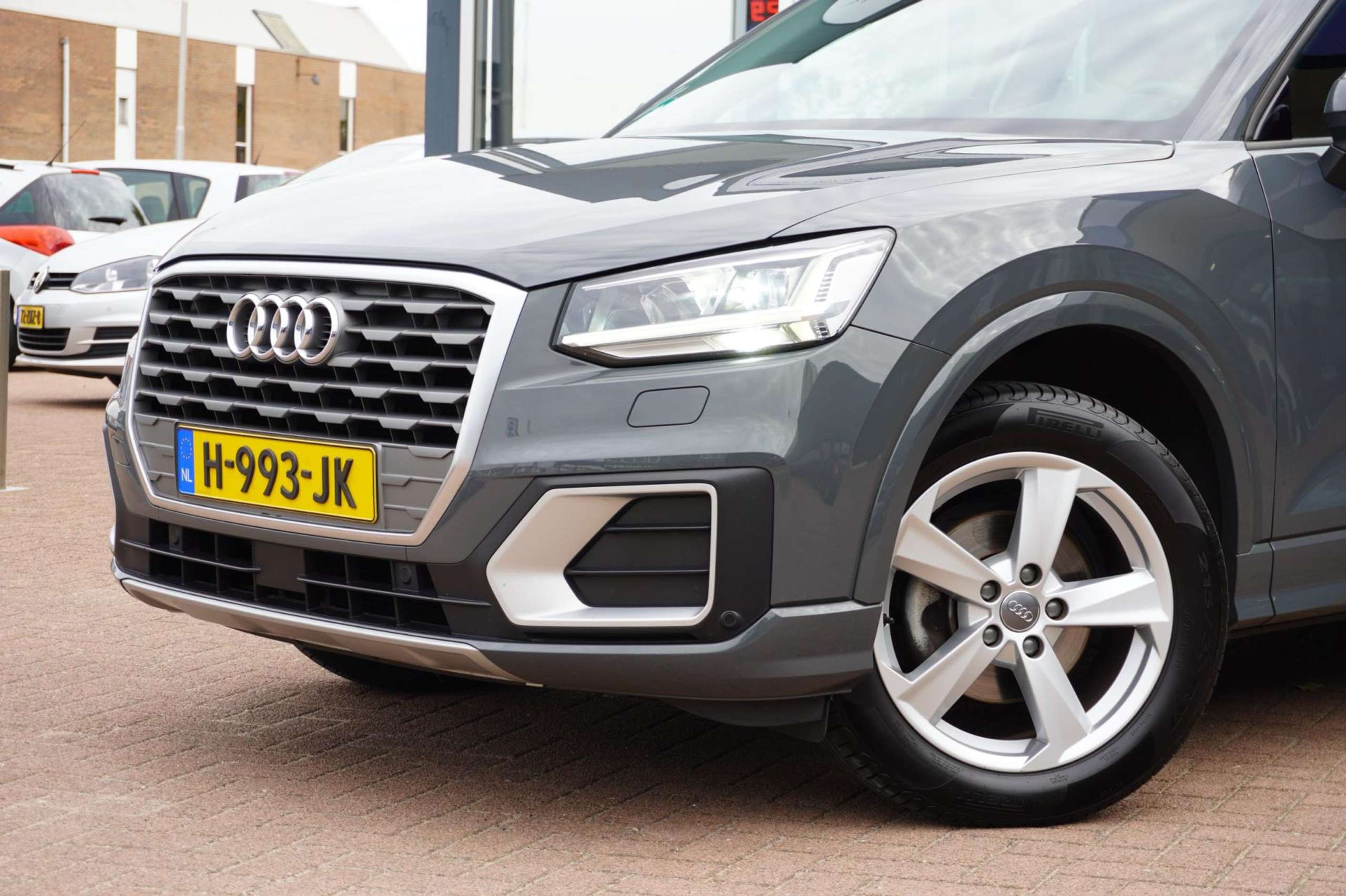 Audi - Q2