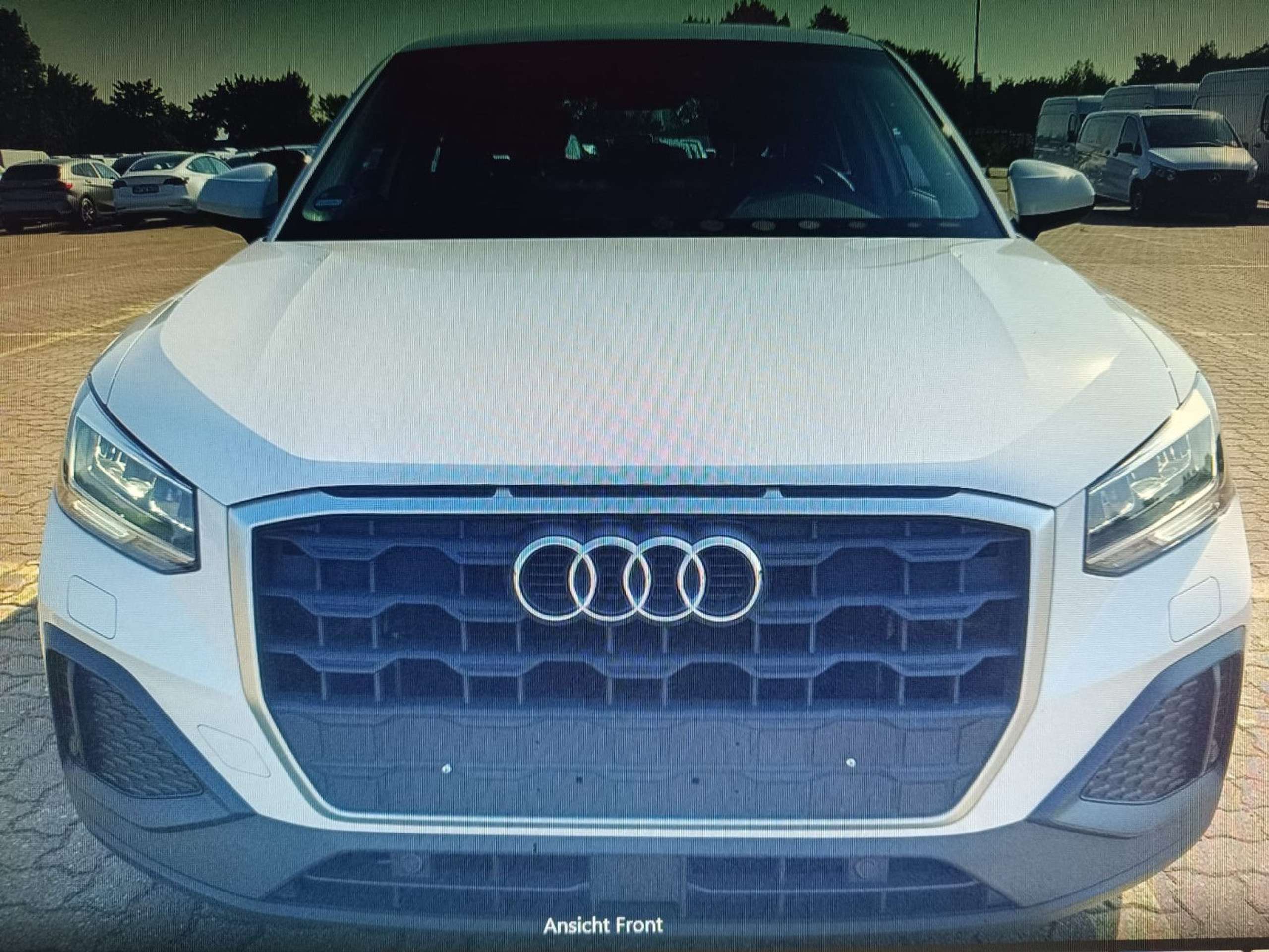 Audi - Q2