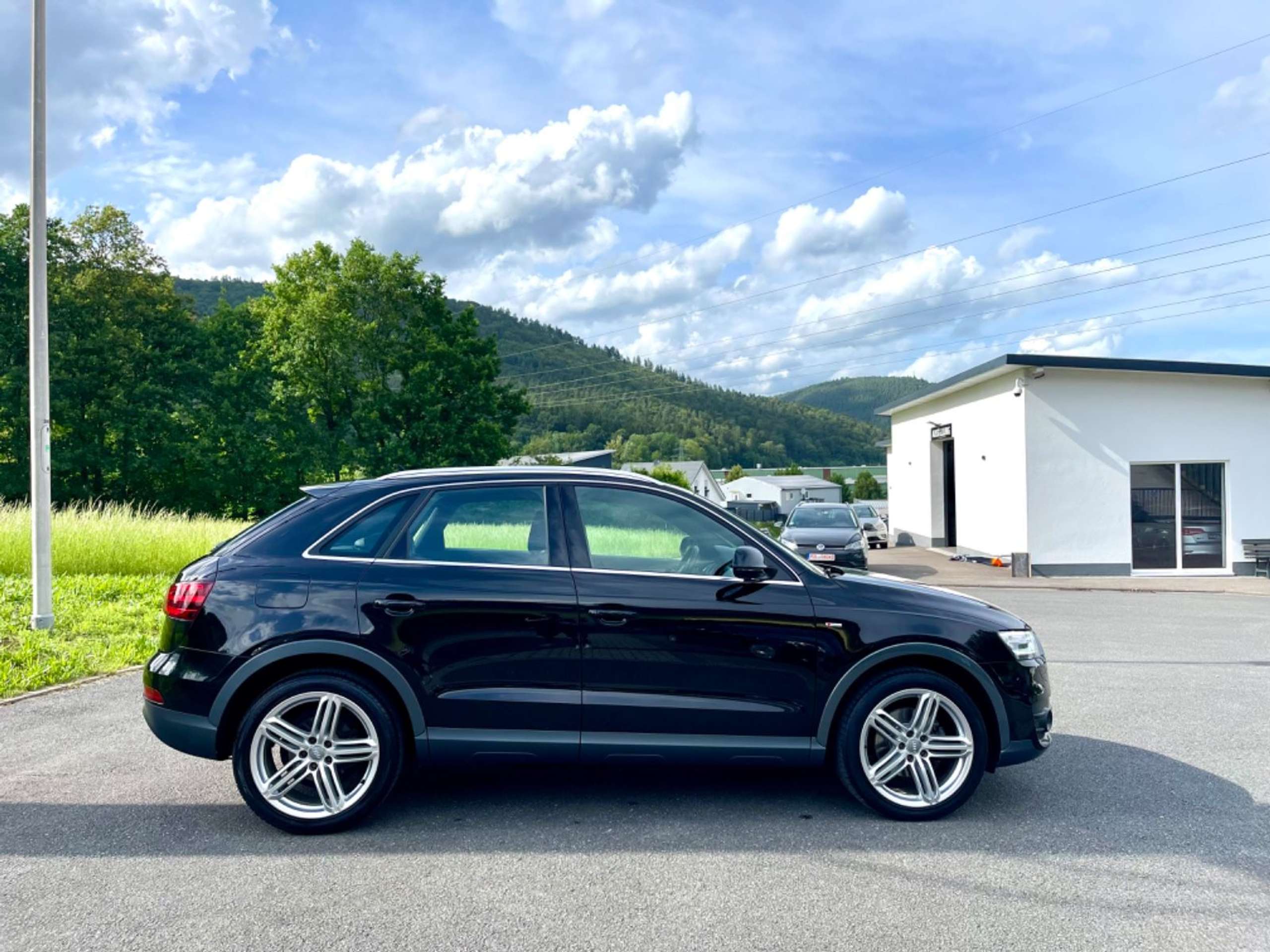 Audi - Q3