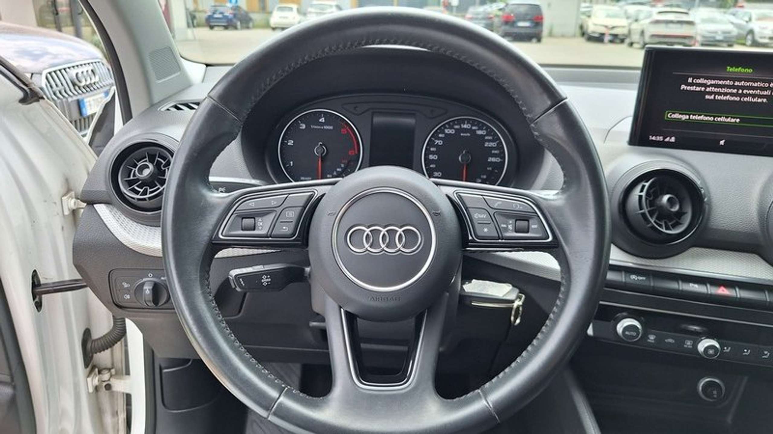 Audi - Q2