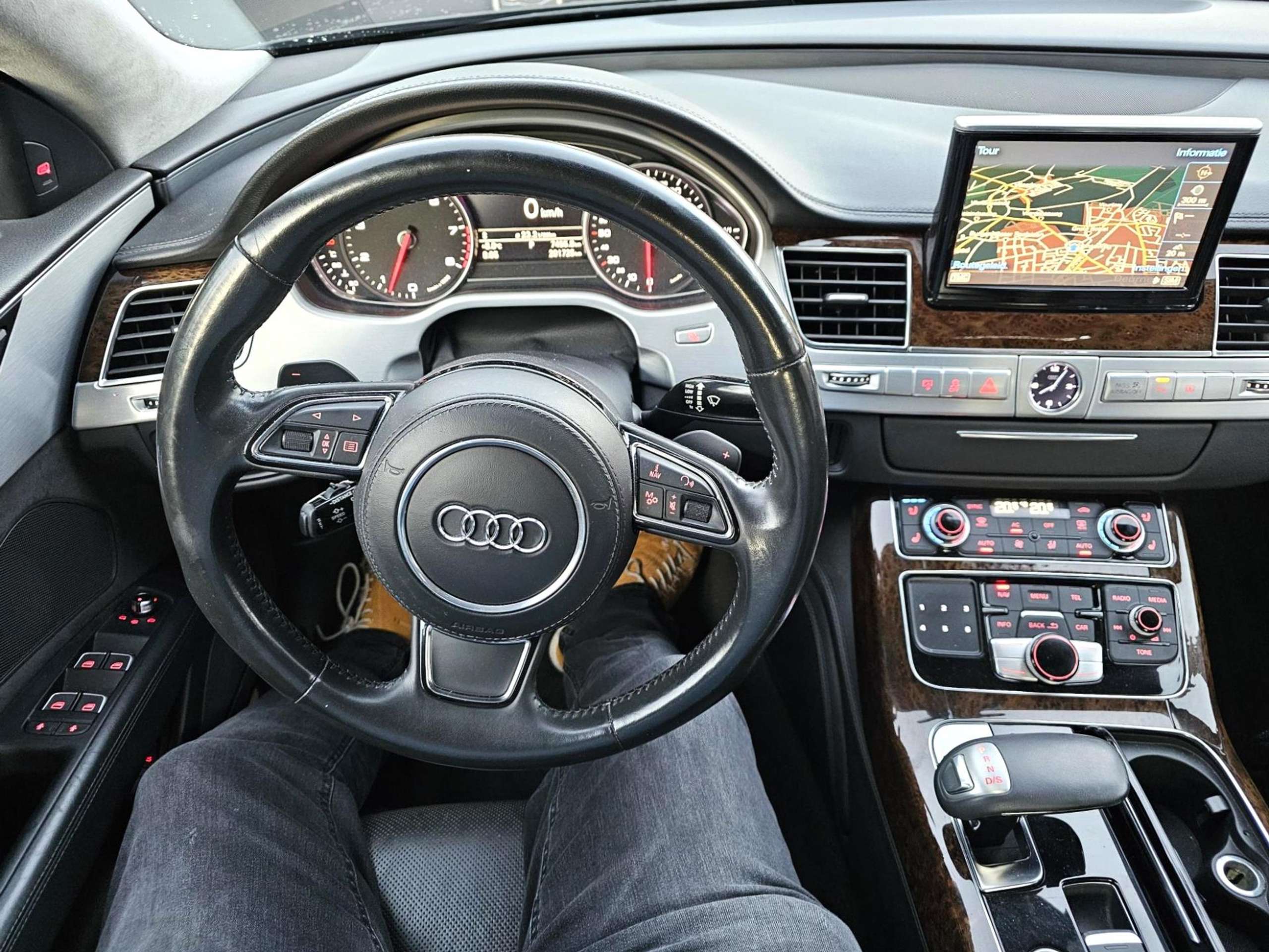 Audi - A8