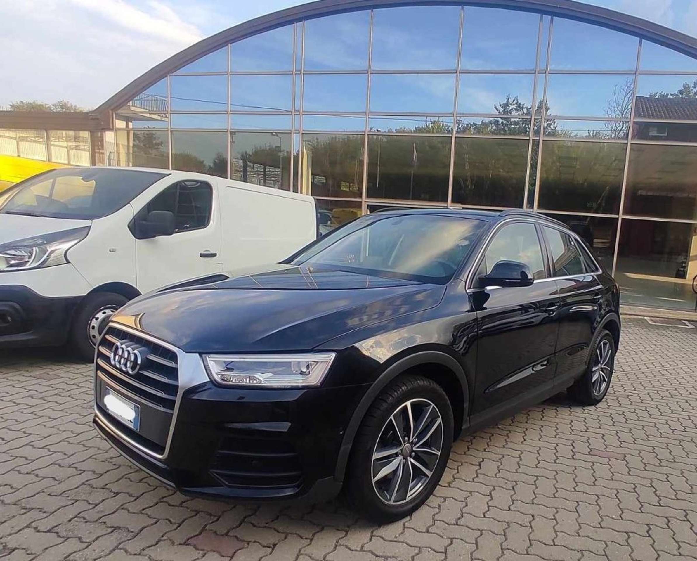 Audi - Q3