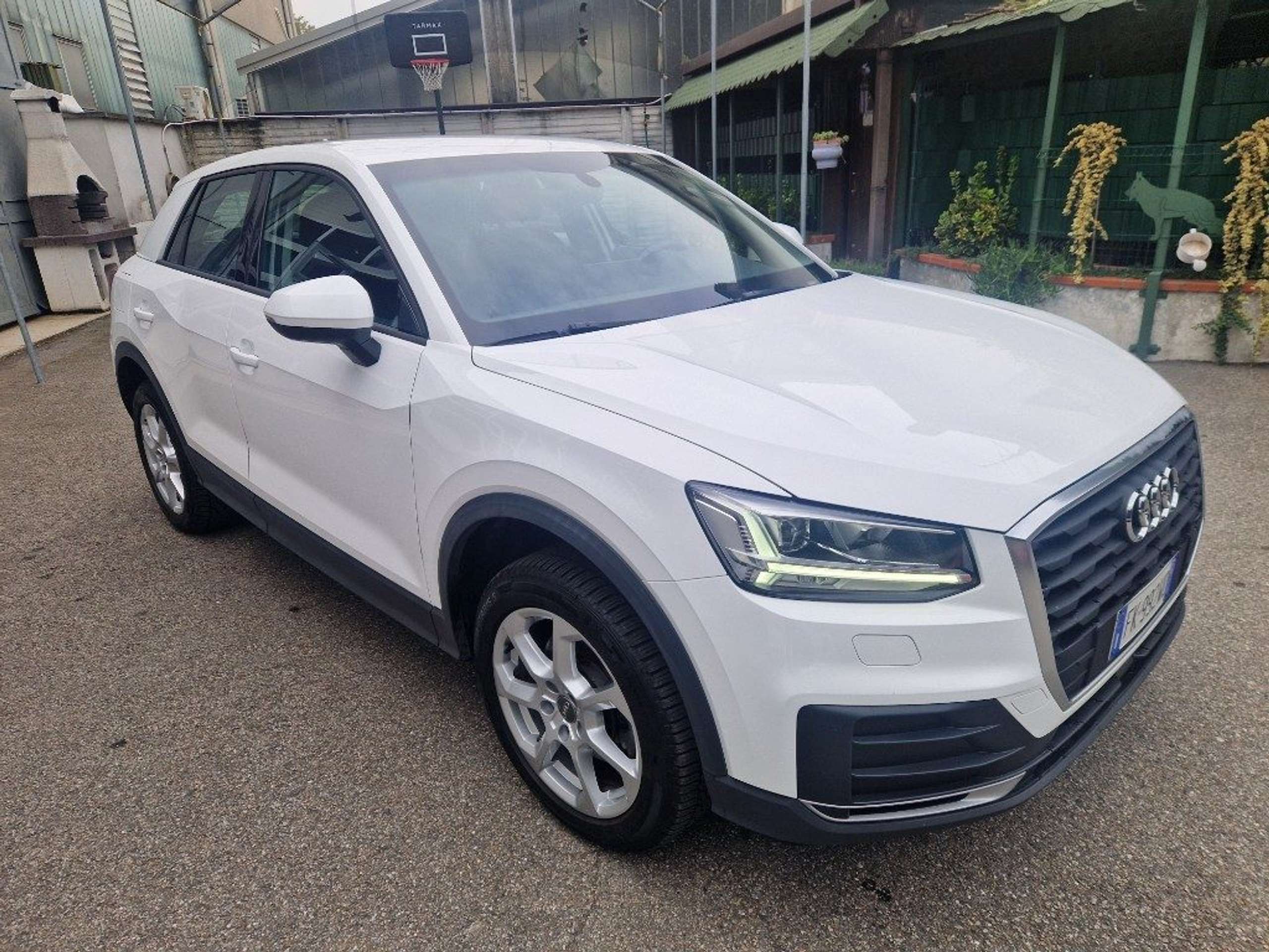 Audi - Q2