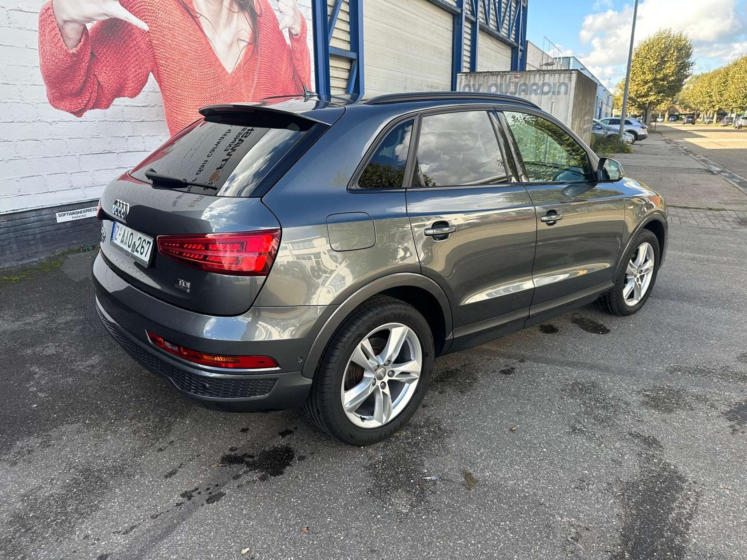 Audi - Q3