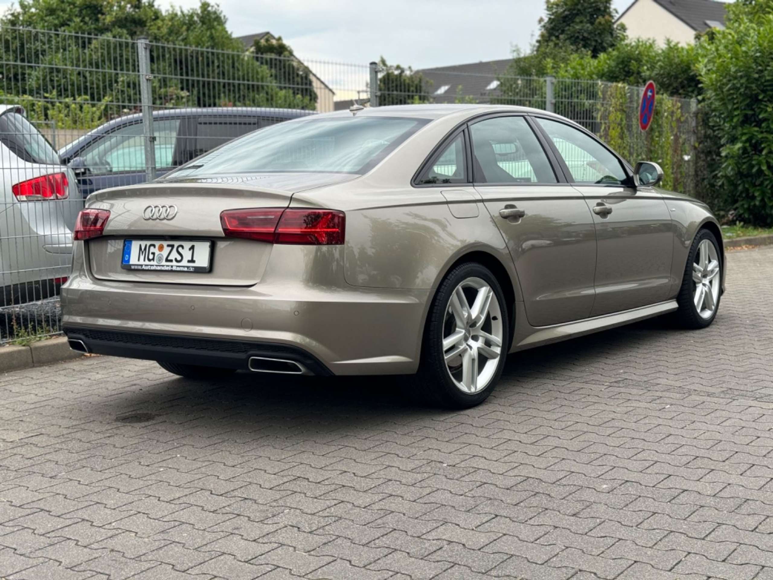 Audi - A6