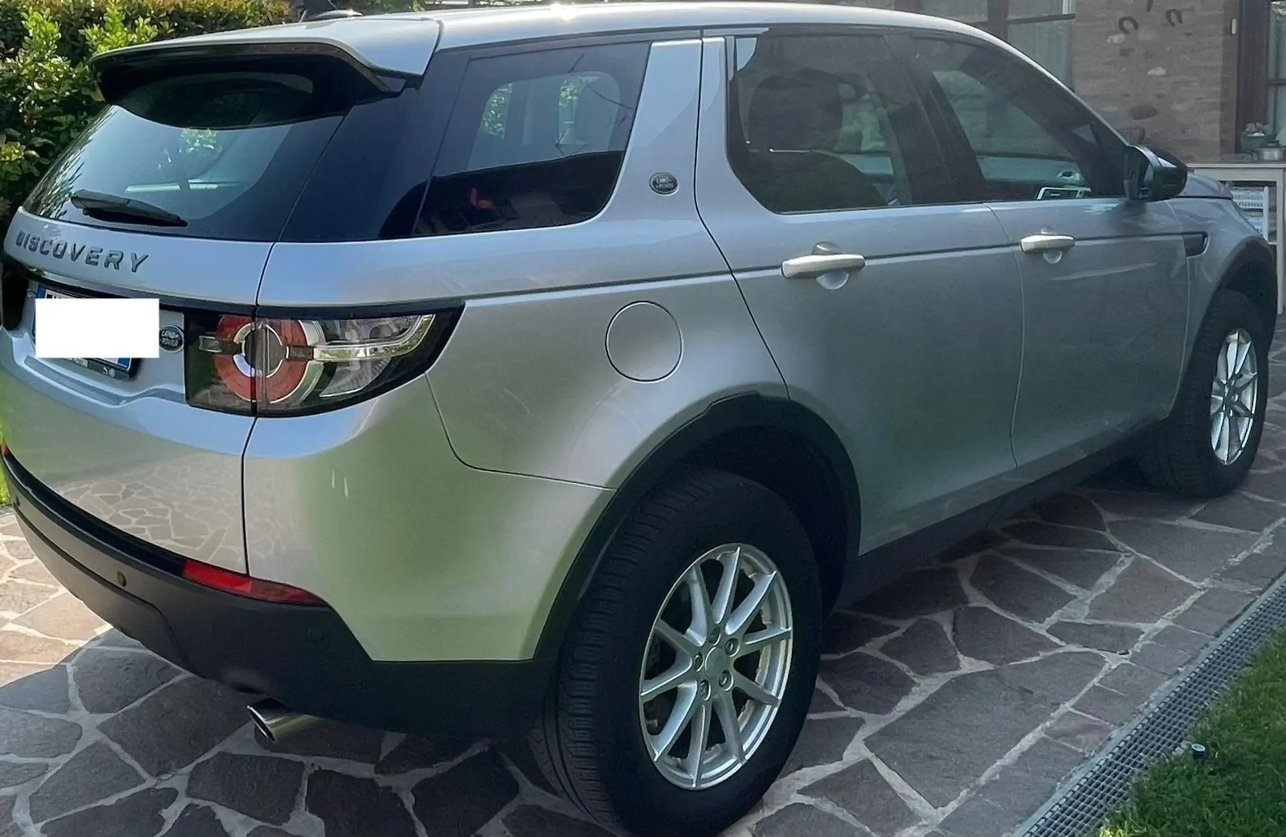 Land Rover - Discovery Sport