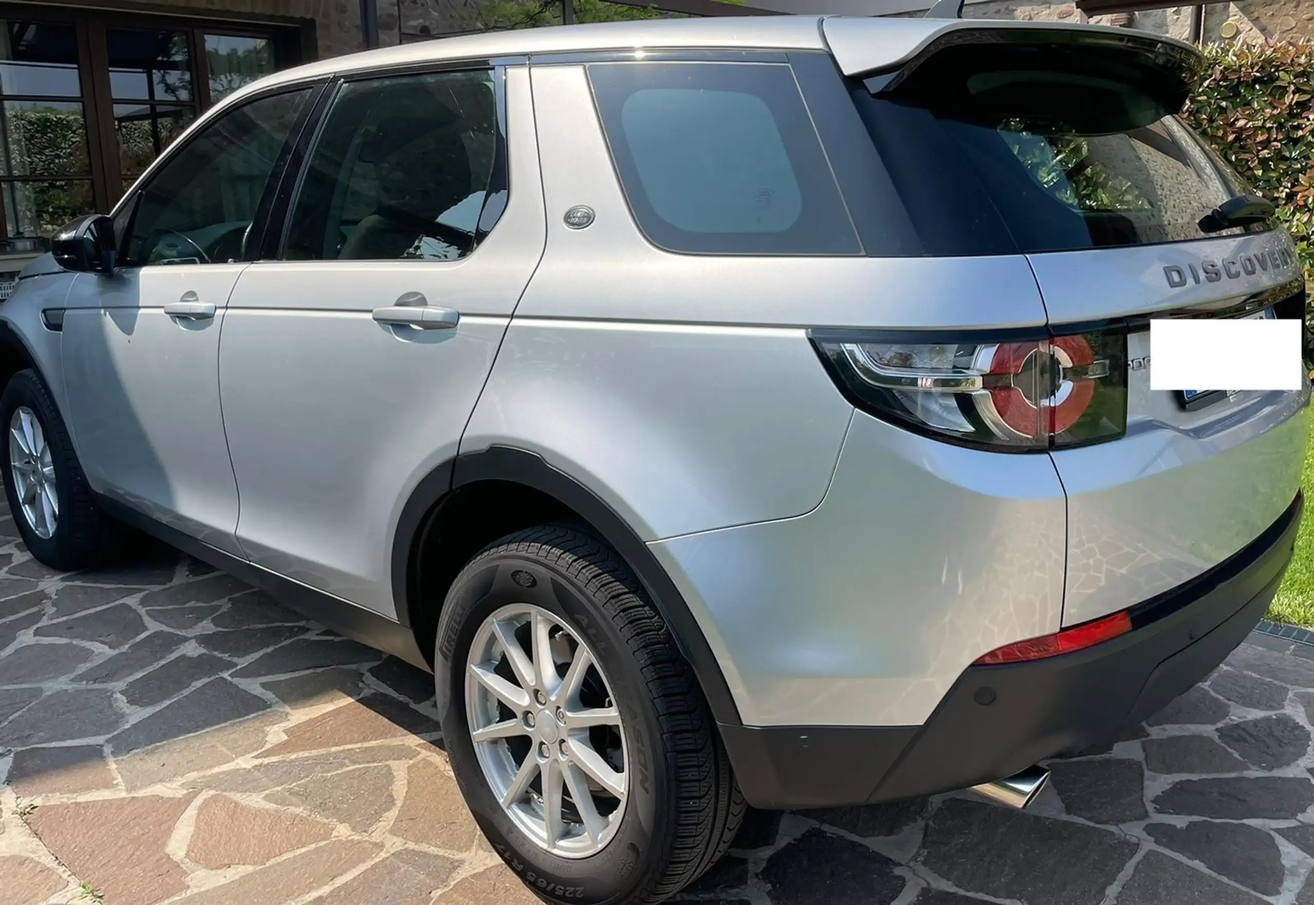 Land Rover - Discovery Sport