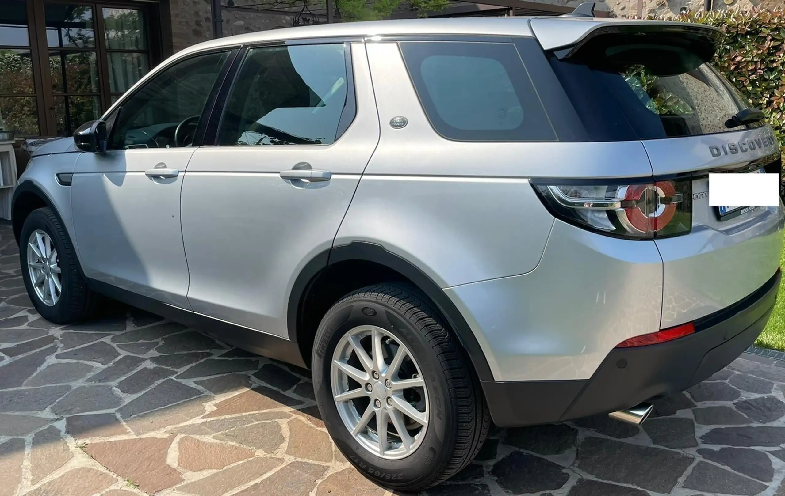 Land Rover - Discovery Sport