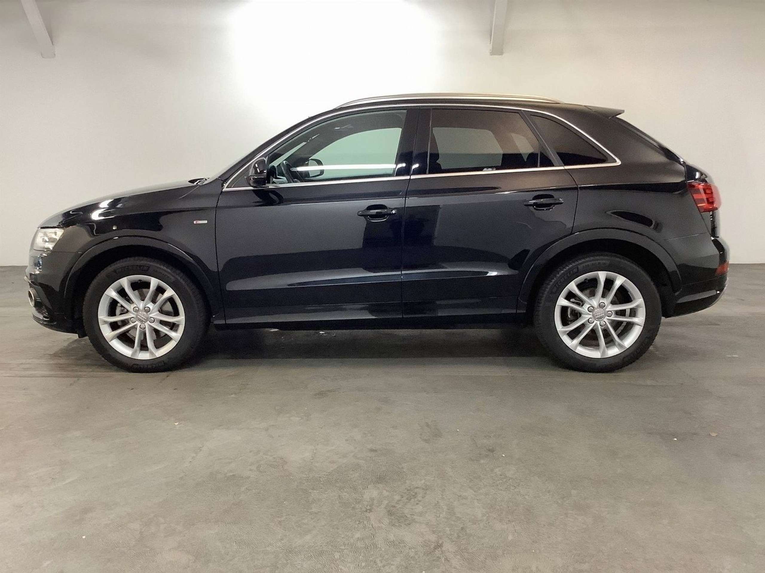 Audi - Q3