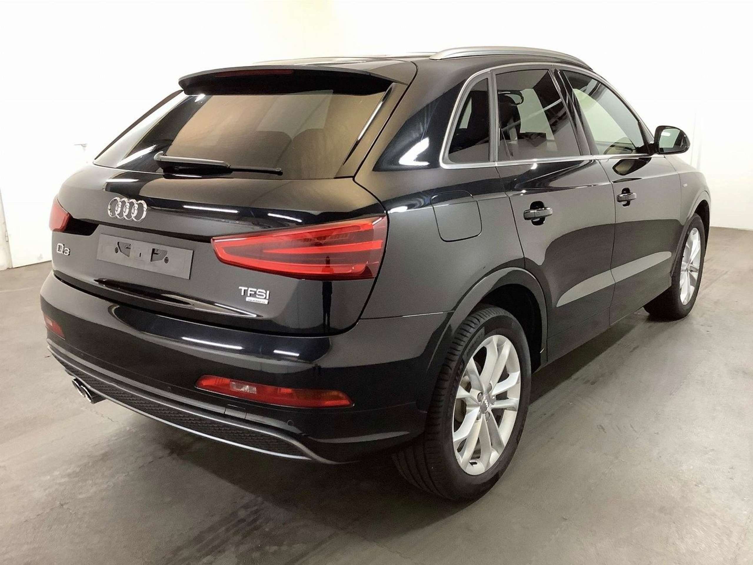 Audi - Q3