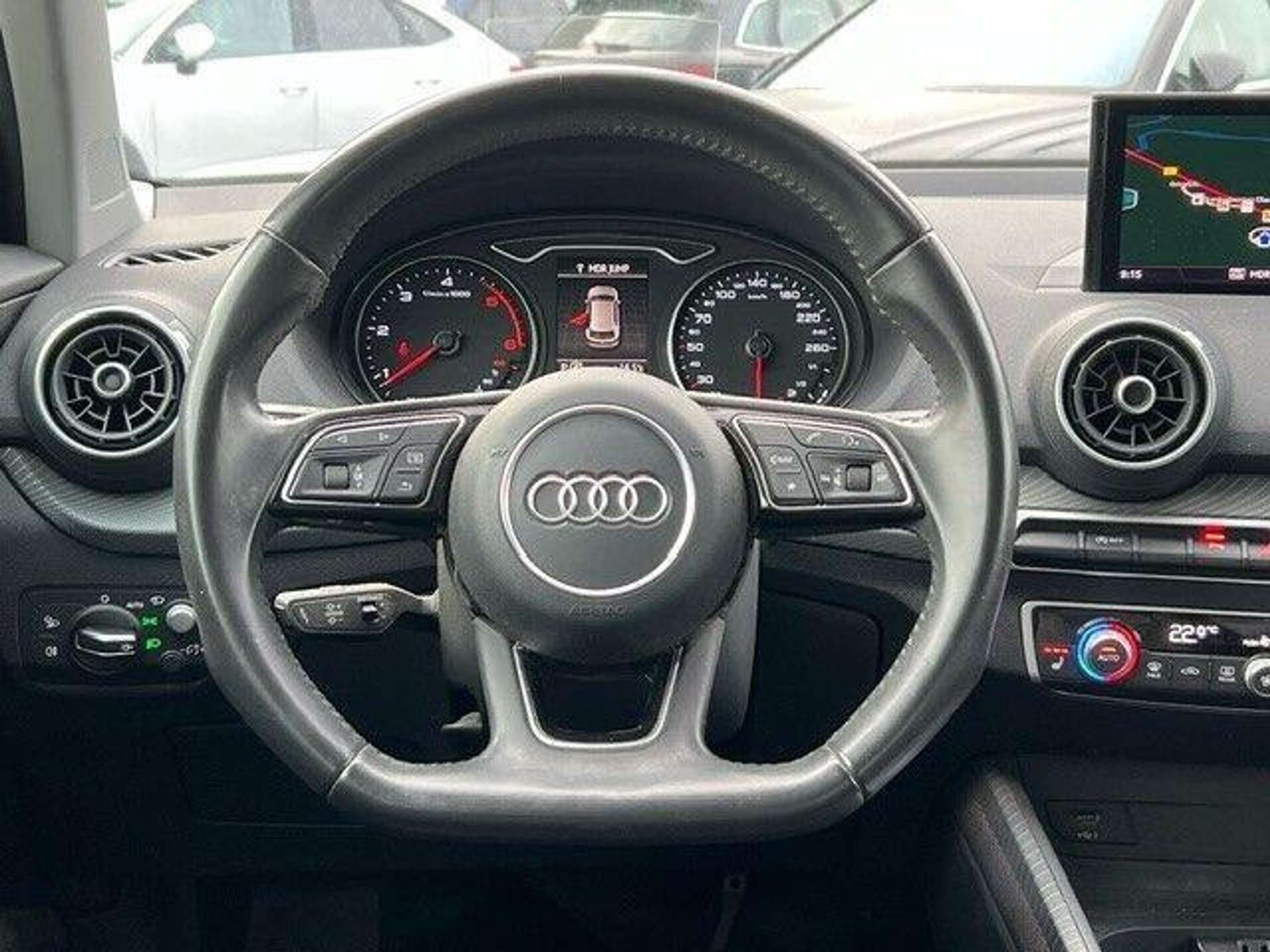 Audi - Q2