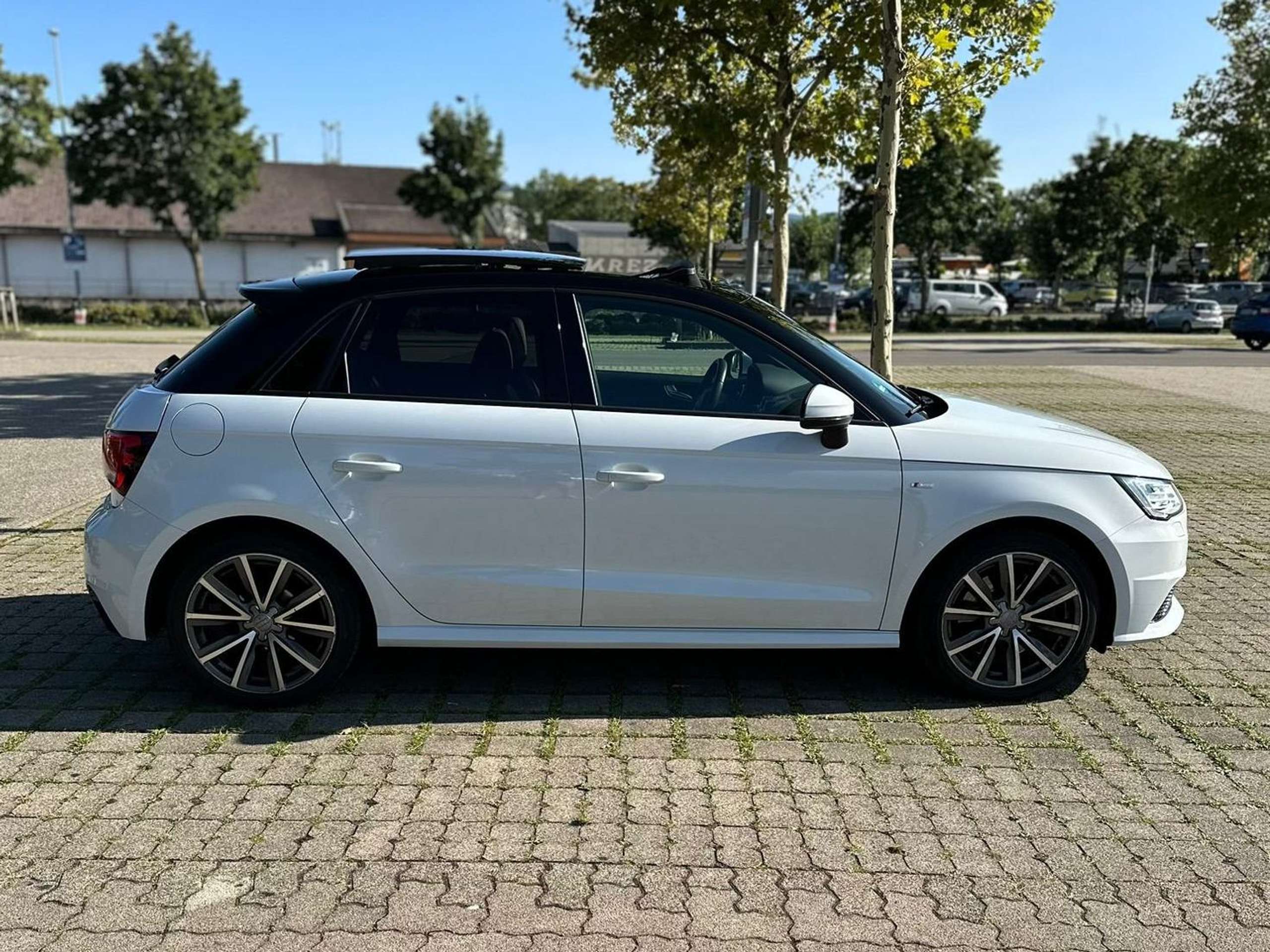 Audi - A1