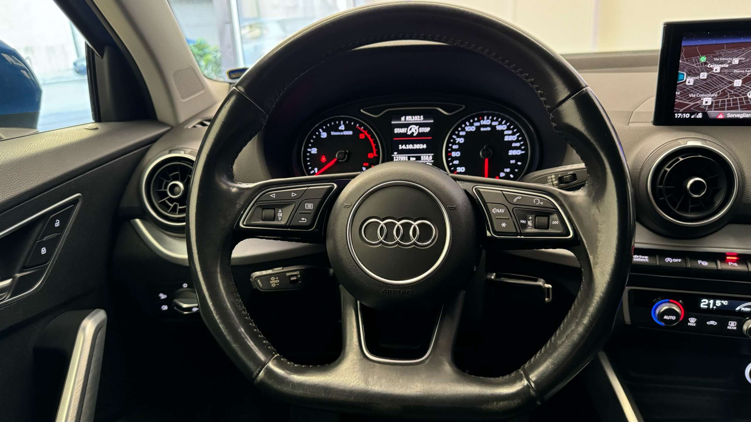 Audi - Q2