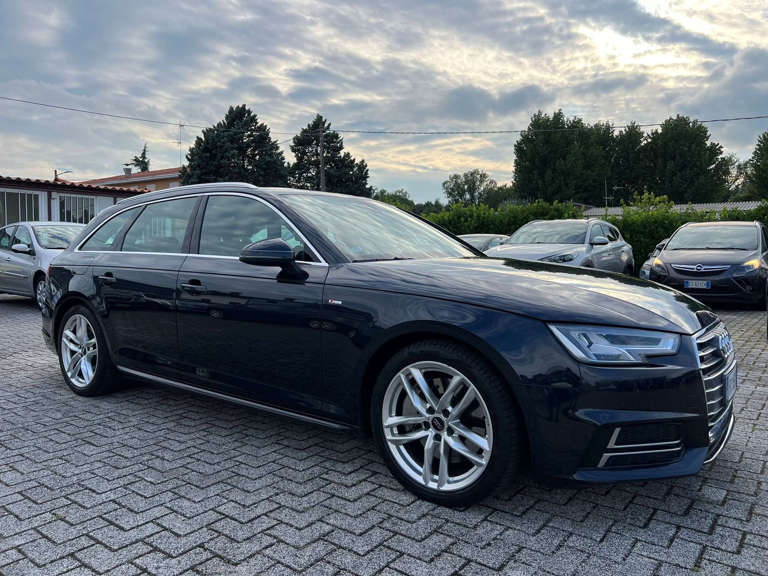 Audi - A4