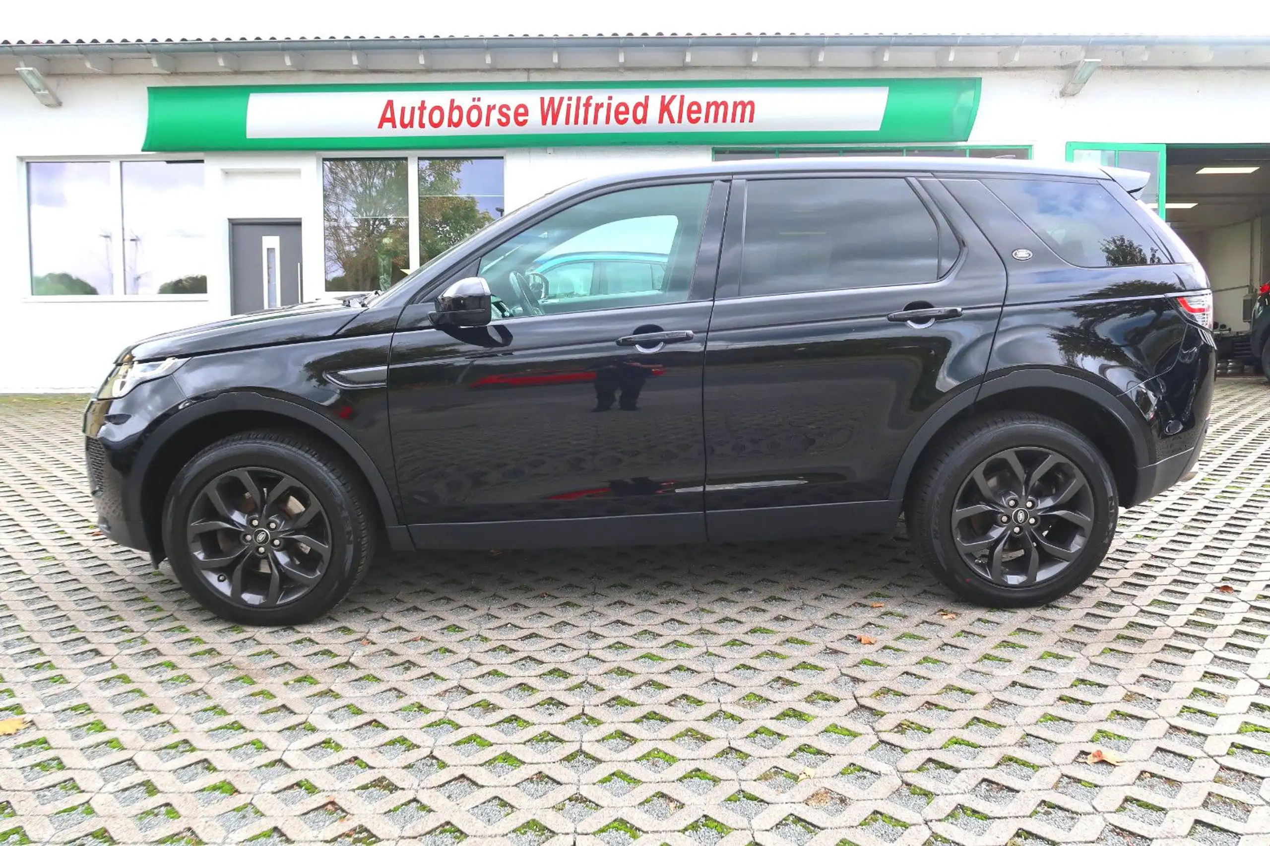 Land Rover - Discovery Sport