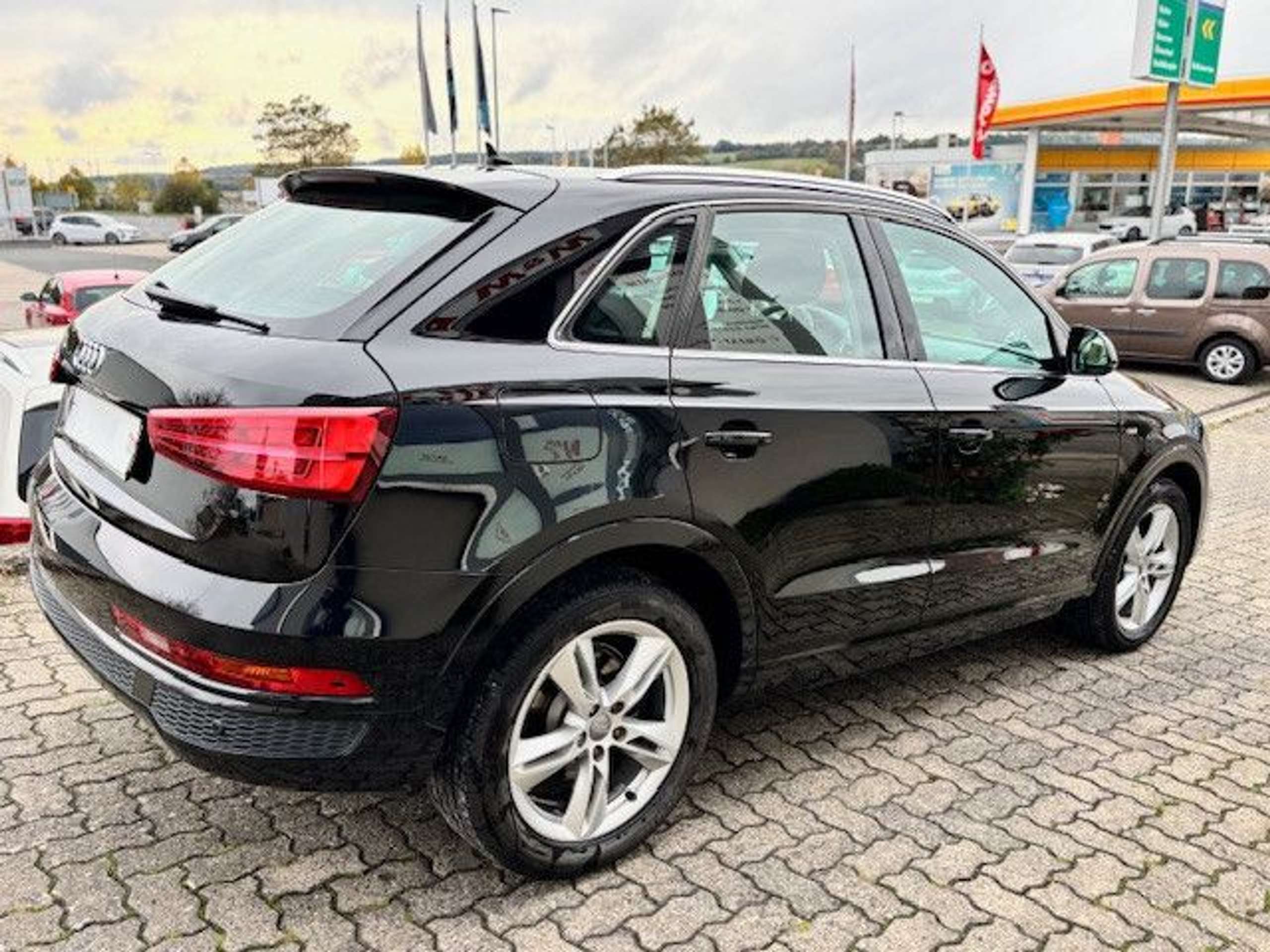 Audi - Q3