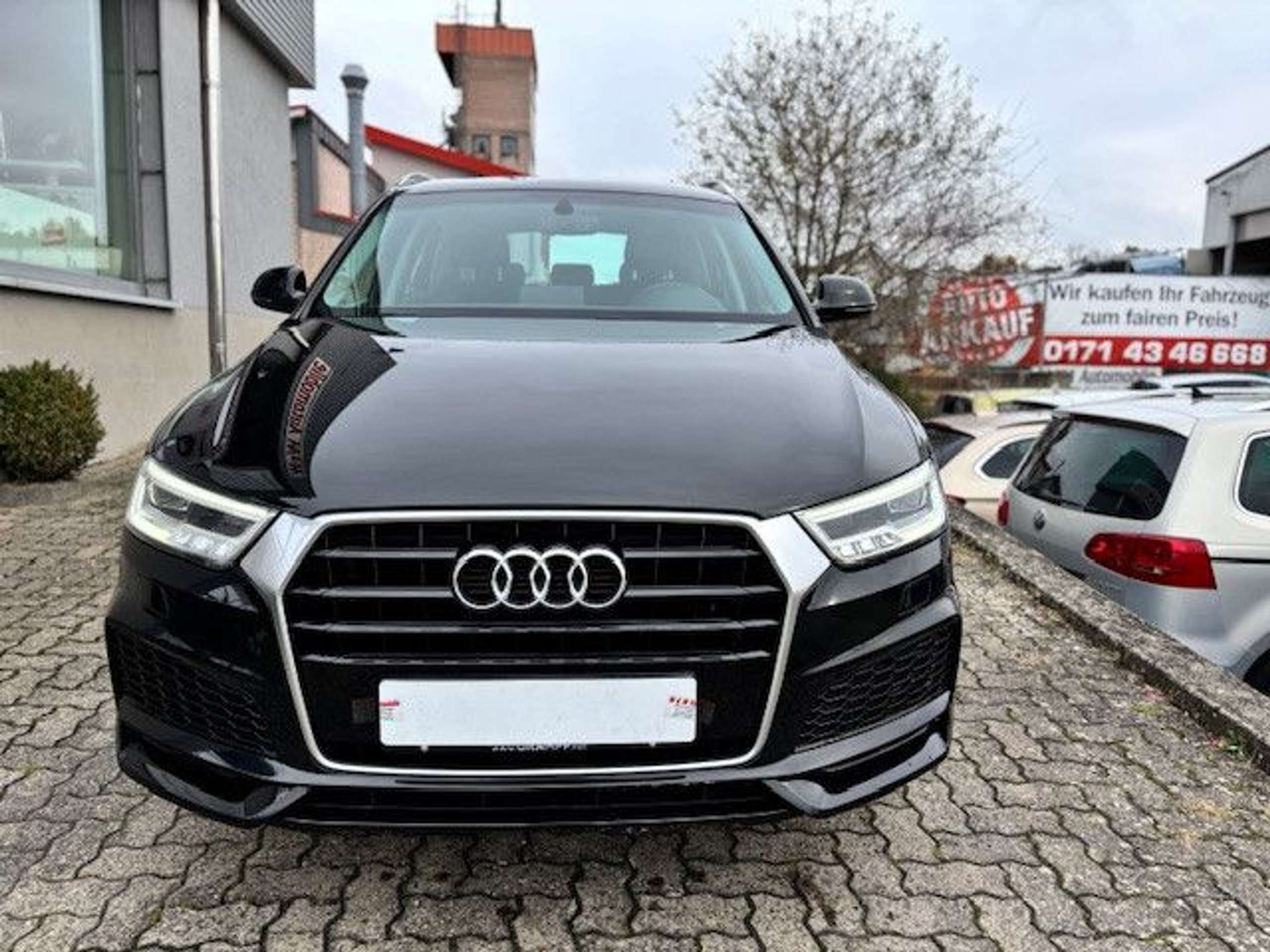 Audi - Q3