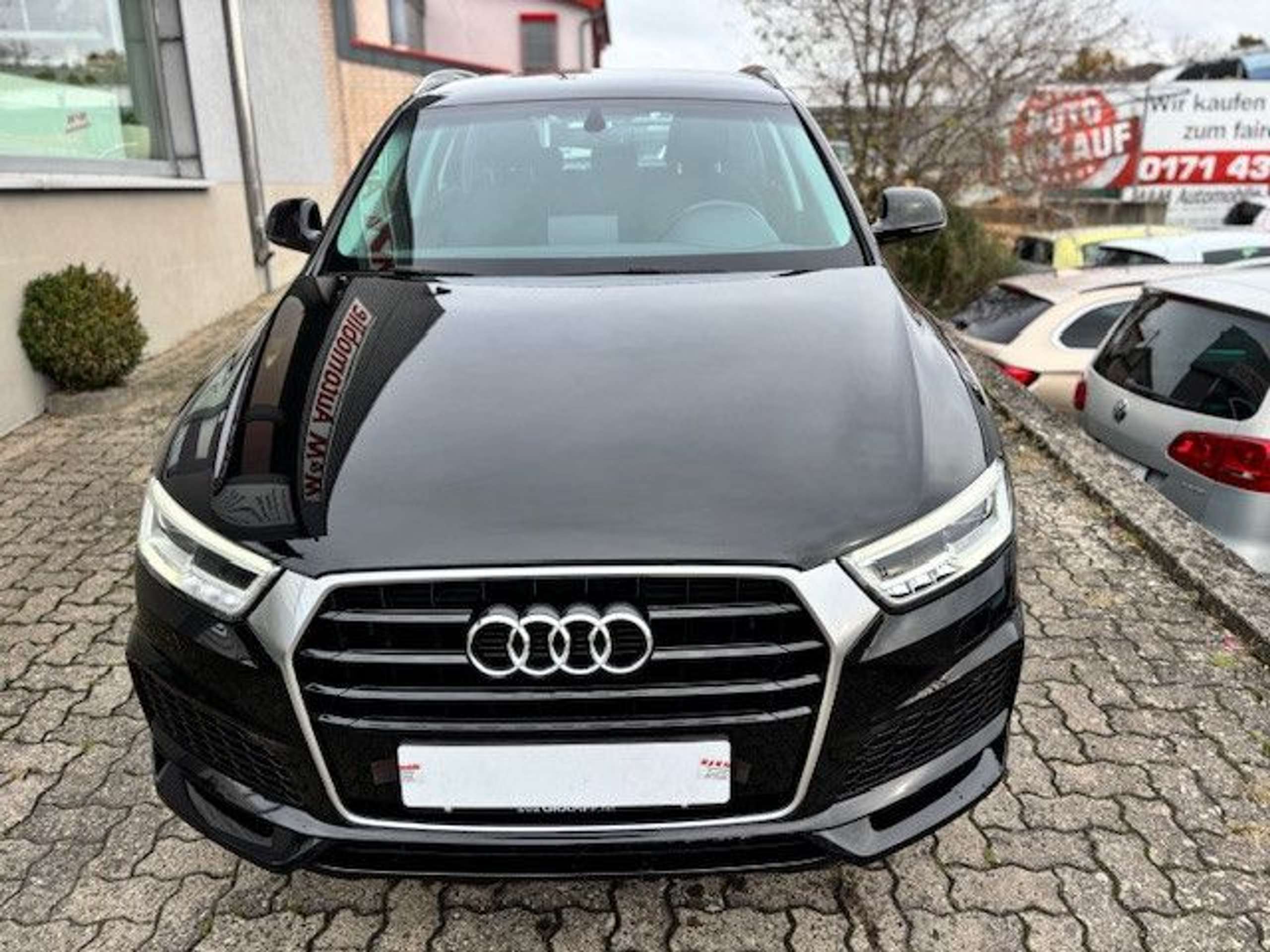 Audi - Q3