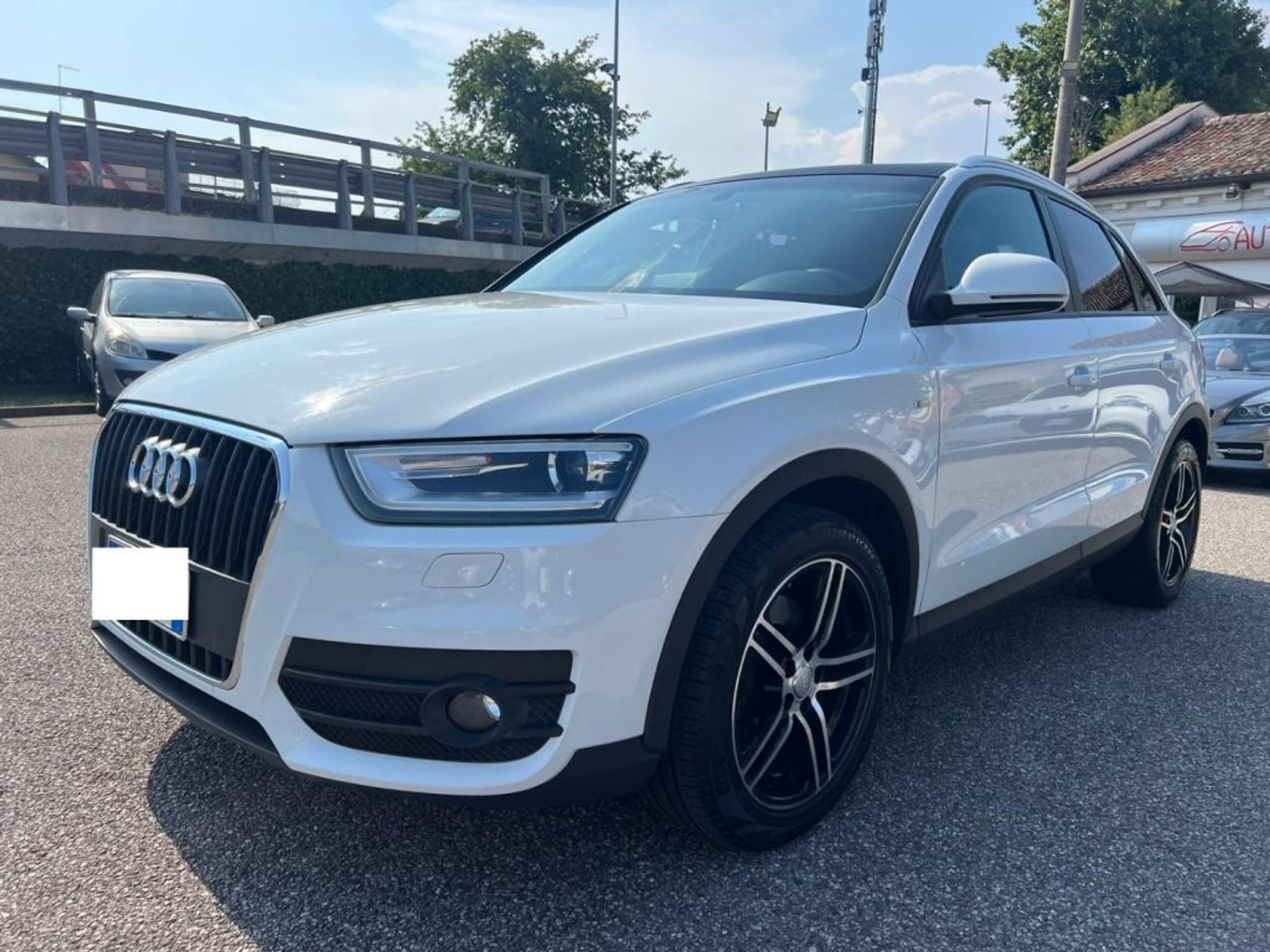 Audi - Q3