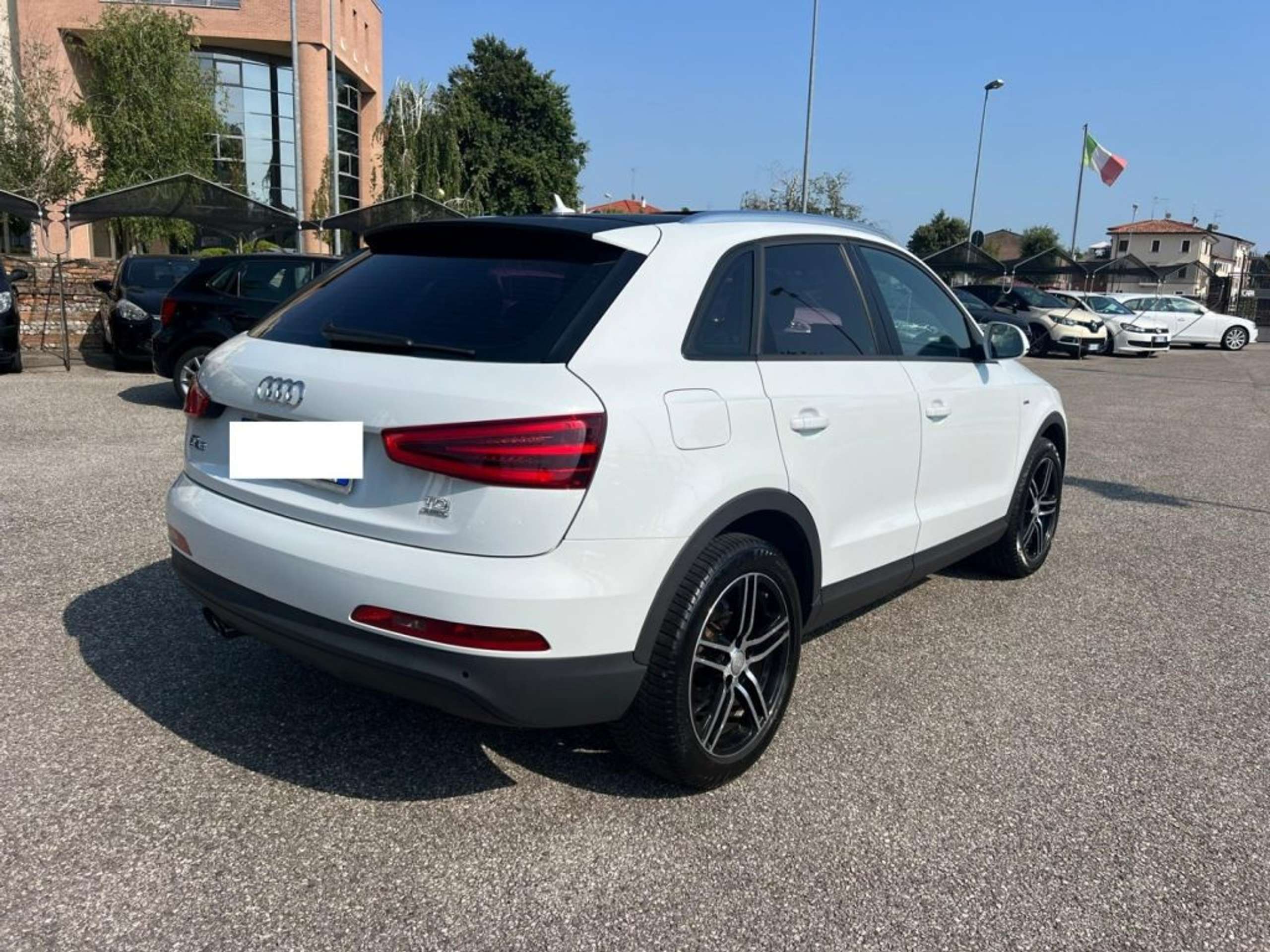 Audi - Q3