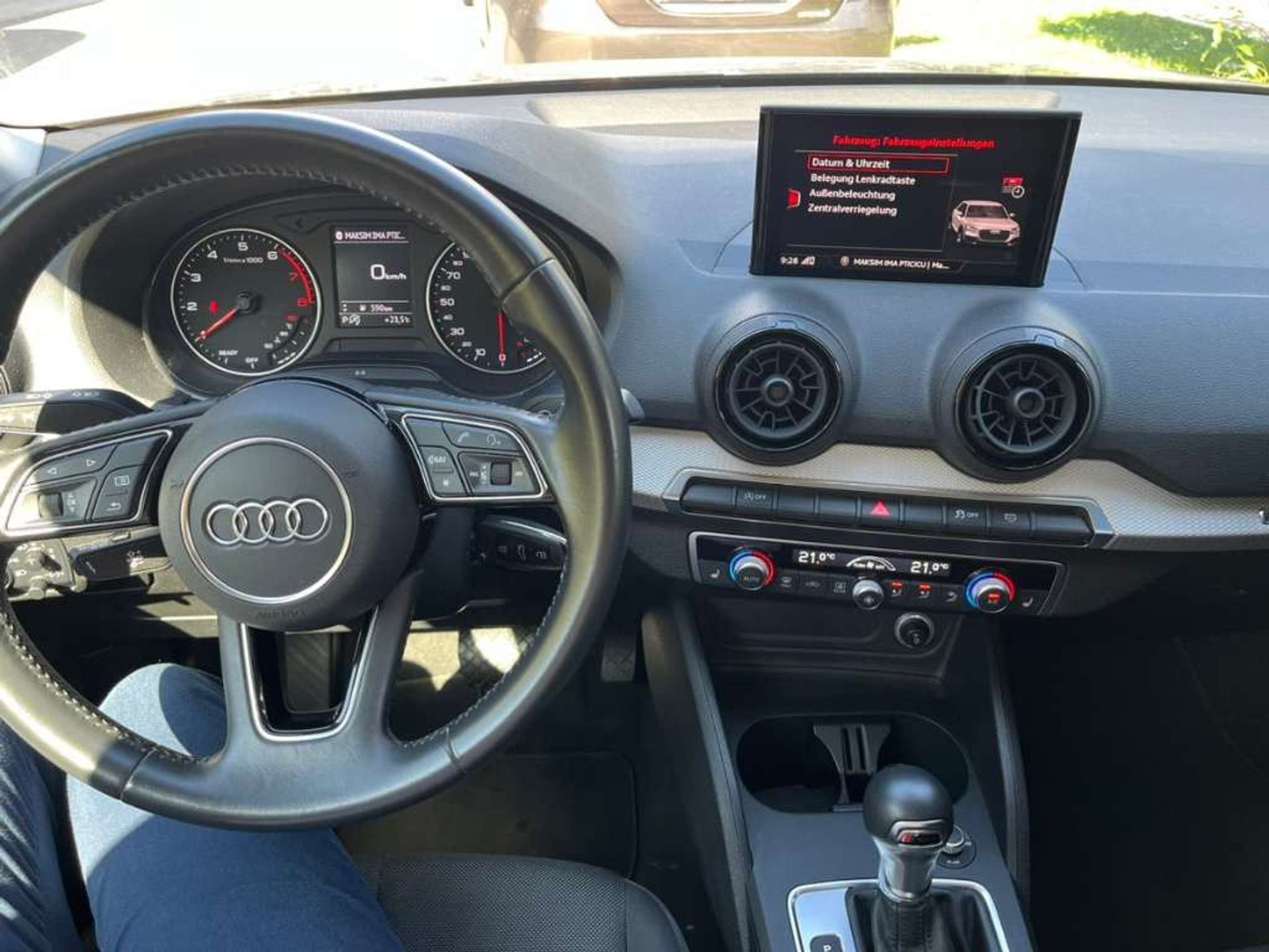 Audi - Q2