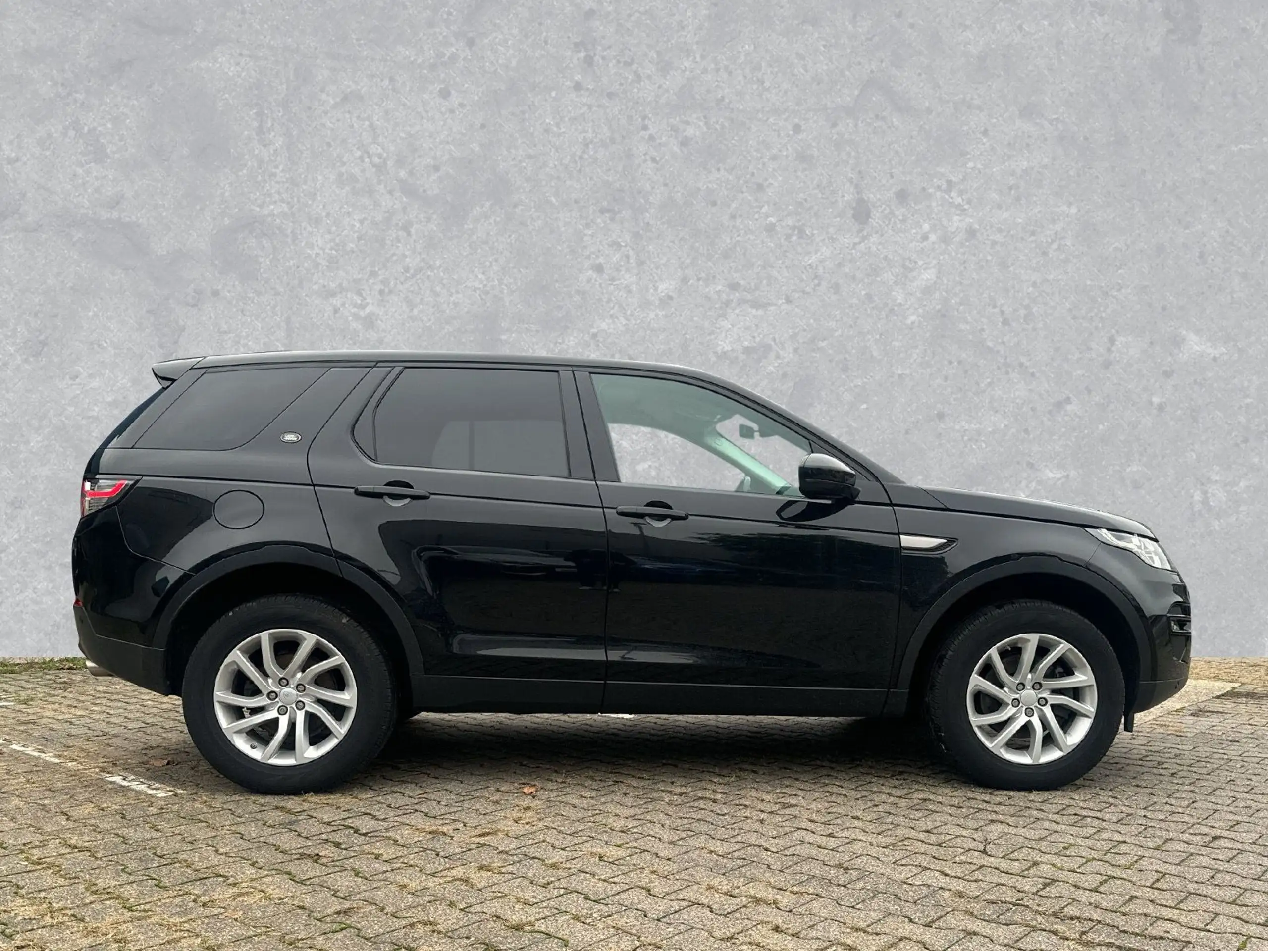 Land Rover - Discovery Sport