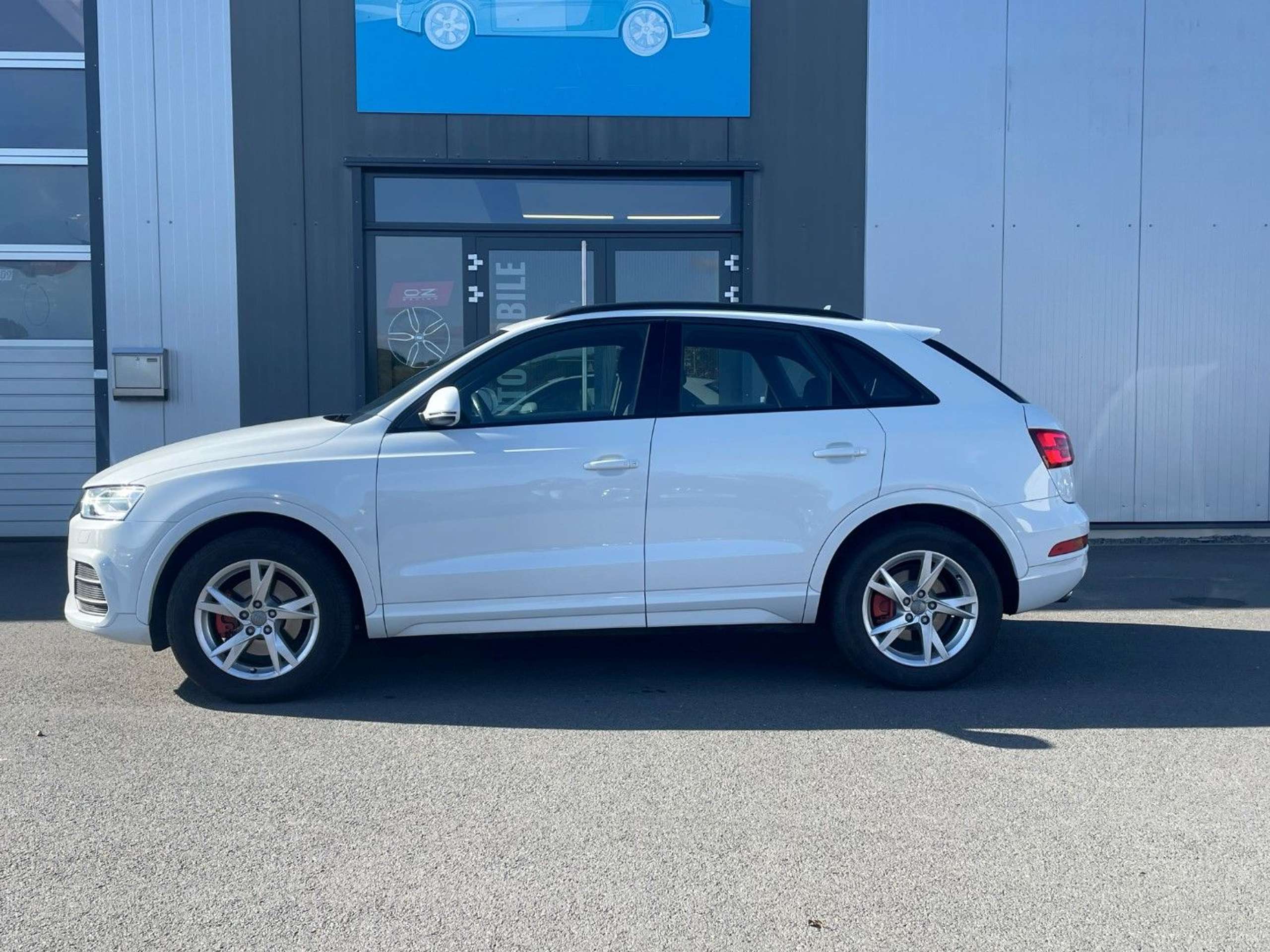 Audi - Q3