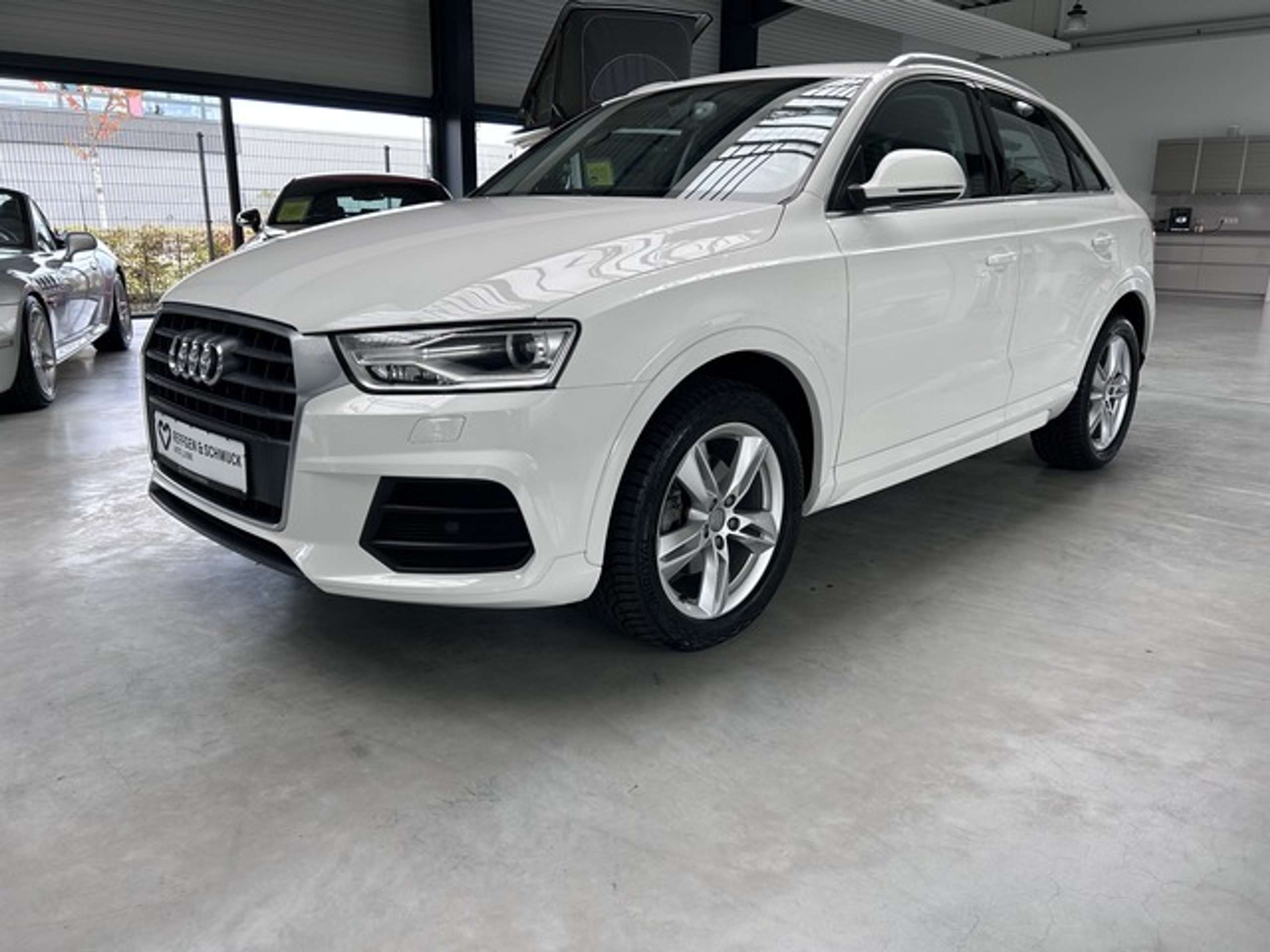 Audi - Q3