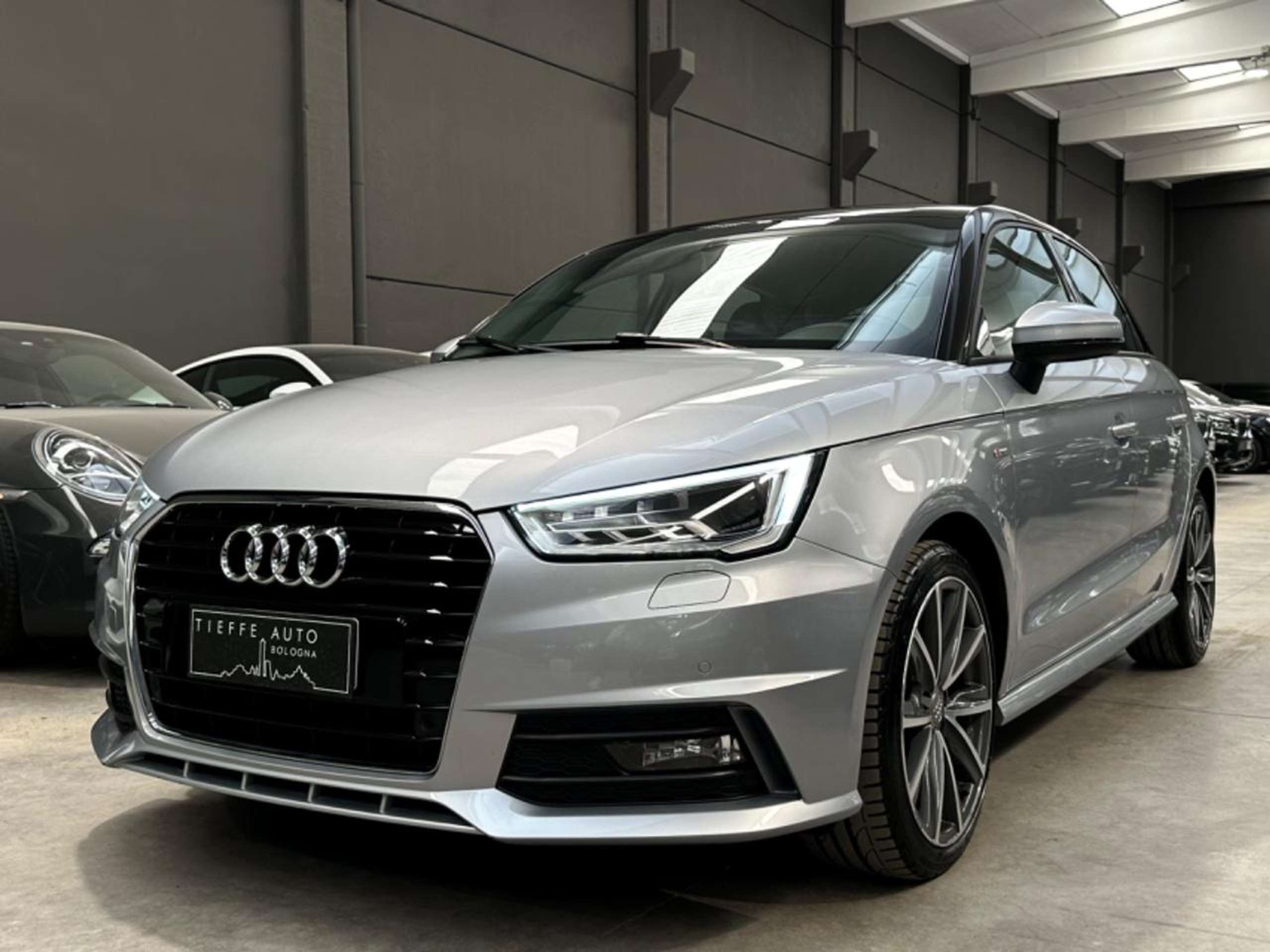 Audi - A1