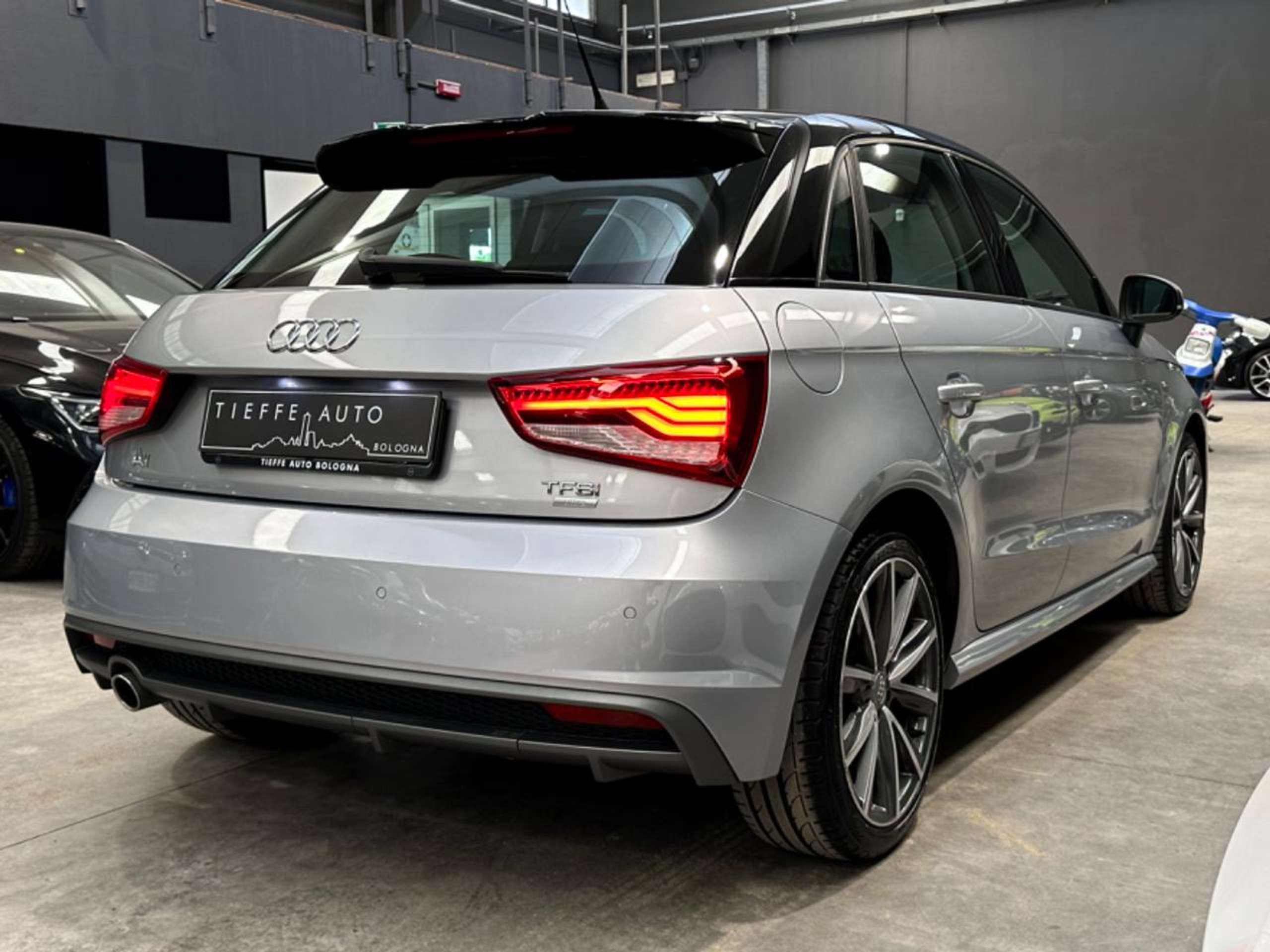 Audi - A1