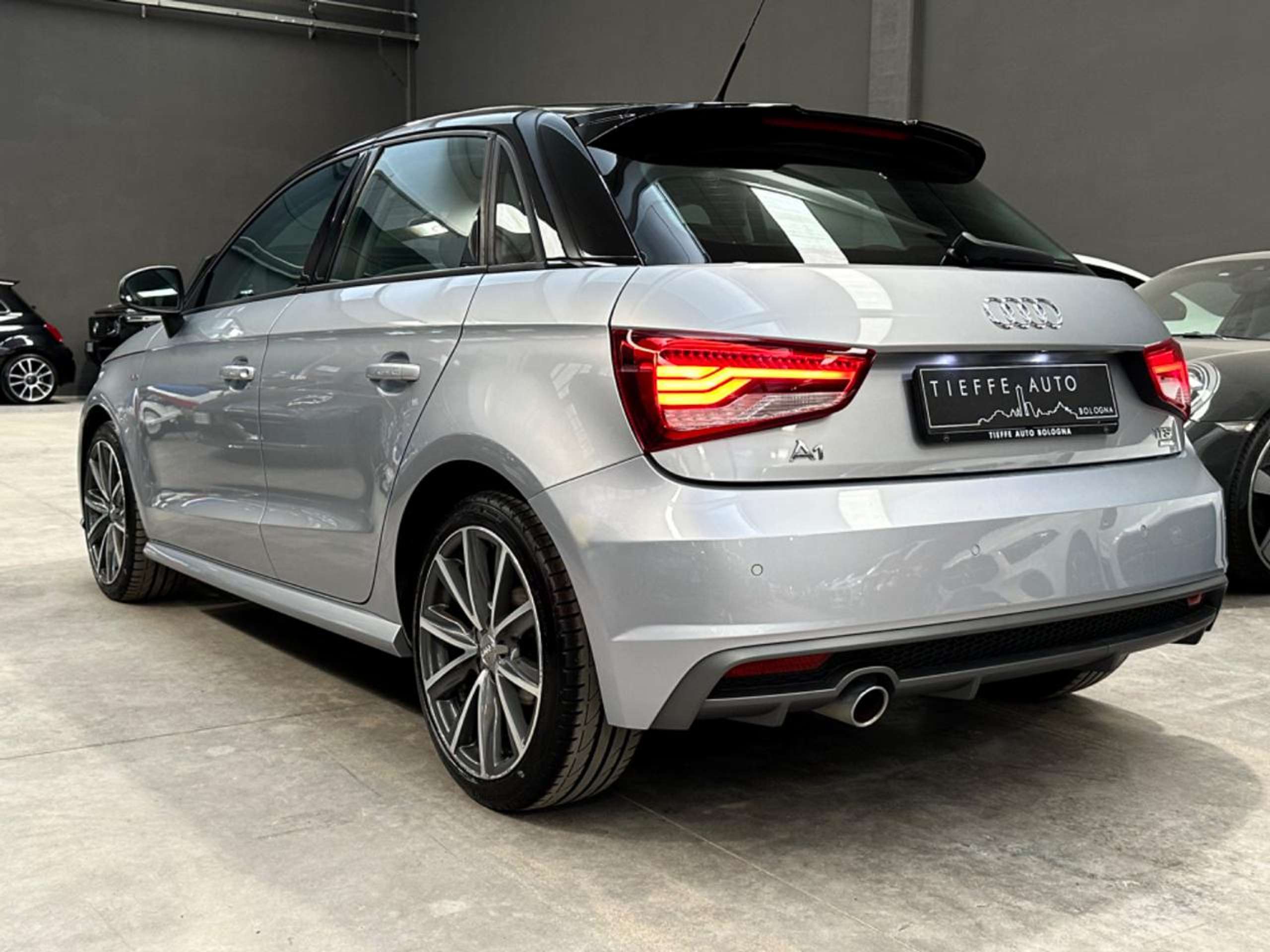 Audi - A1