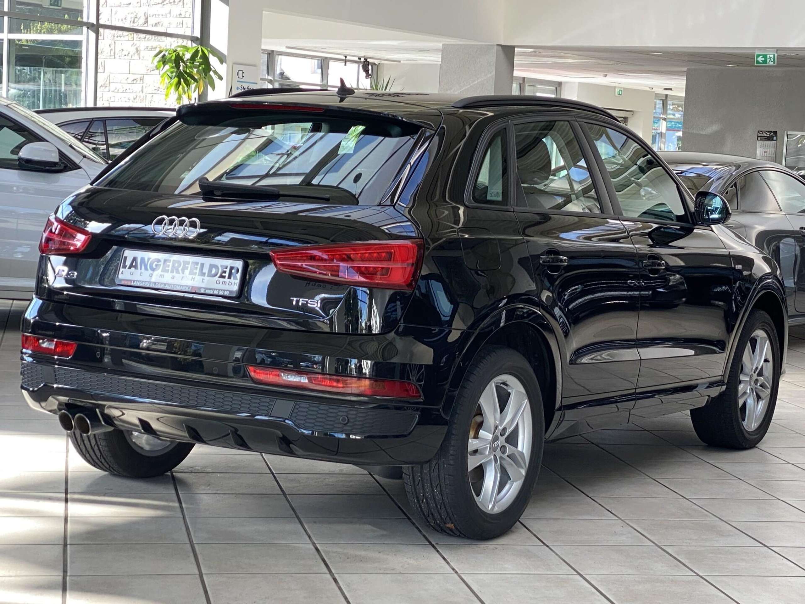 Audi - Q3