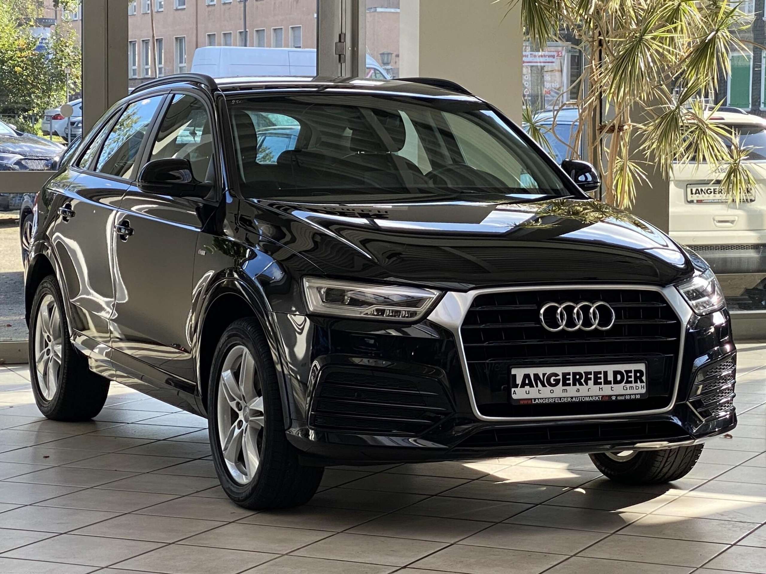 Audi - Q3