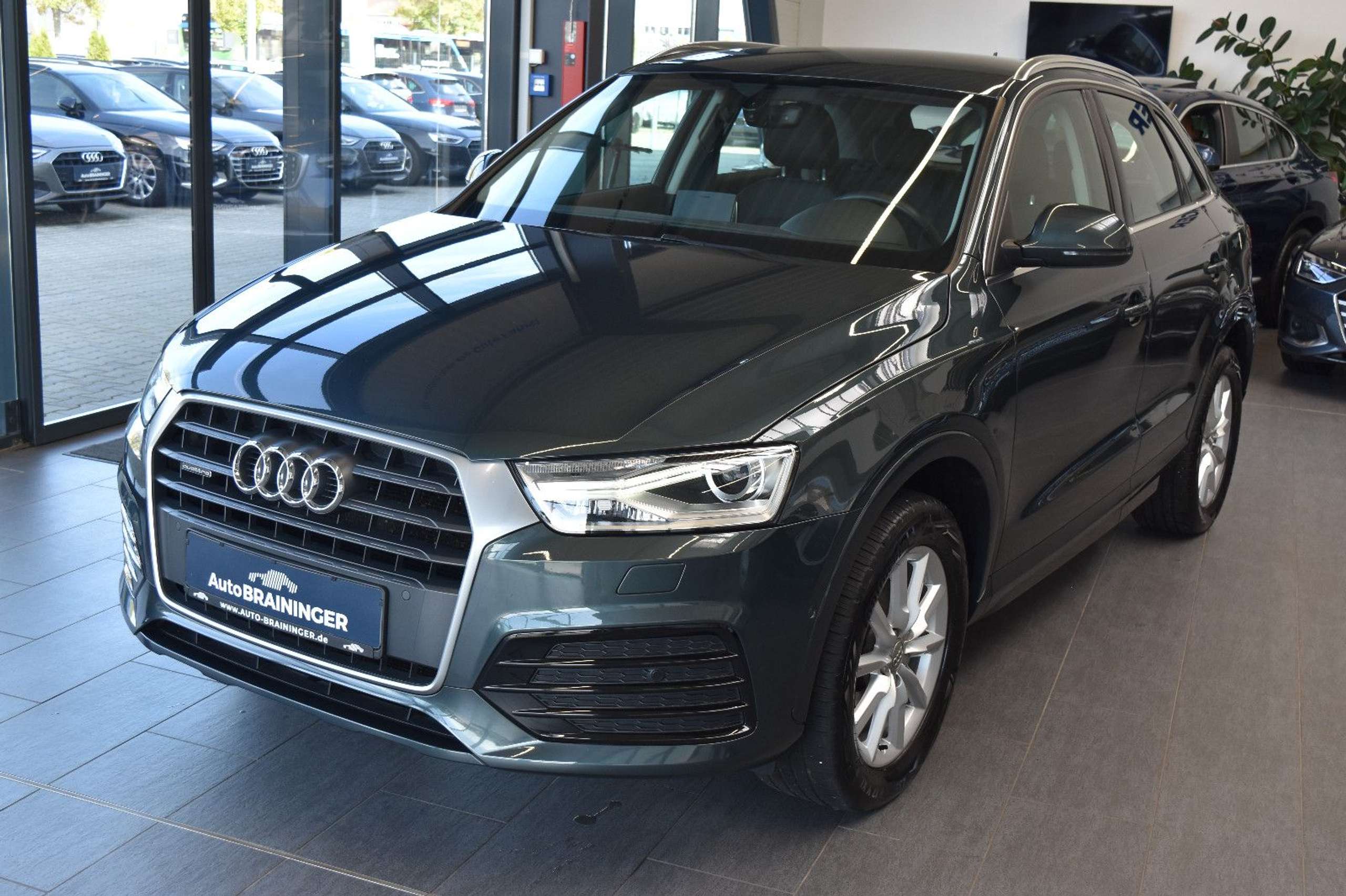 Audi - Q3