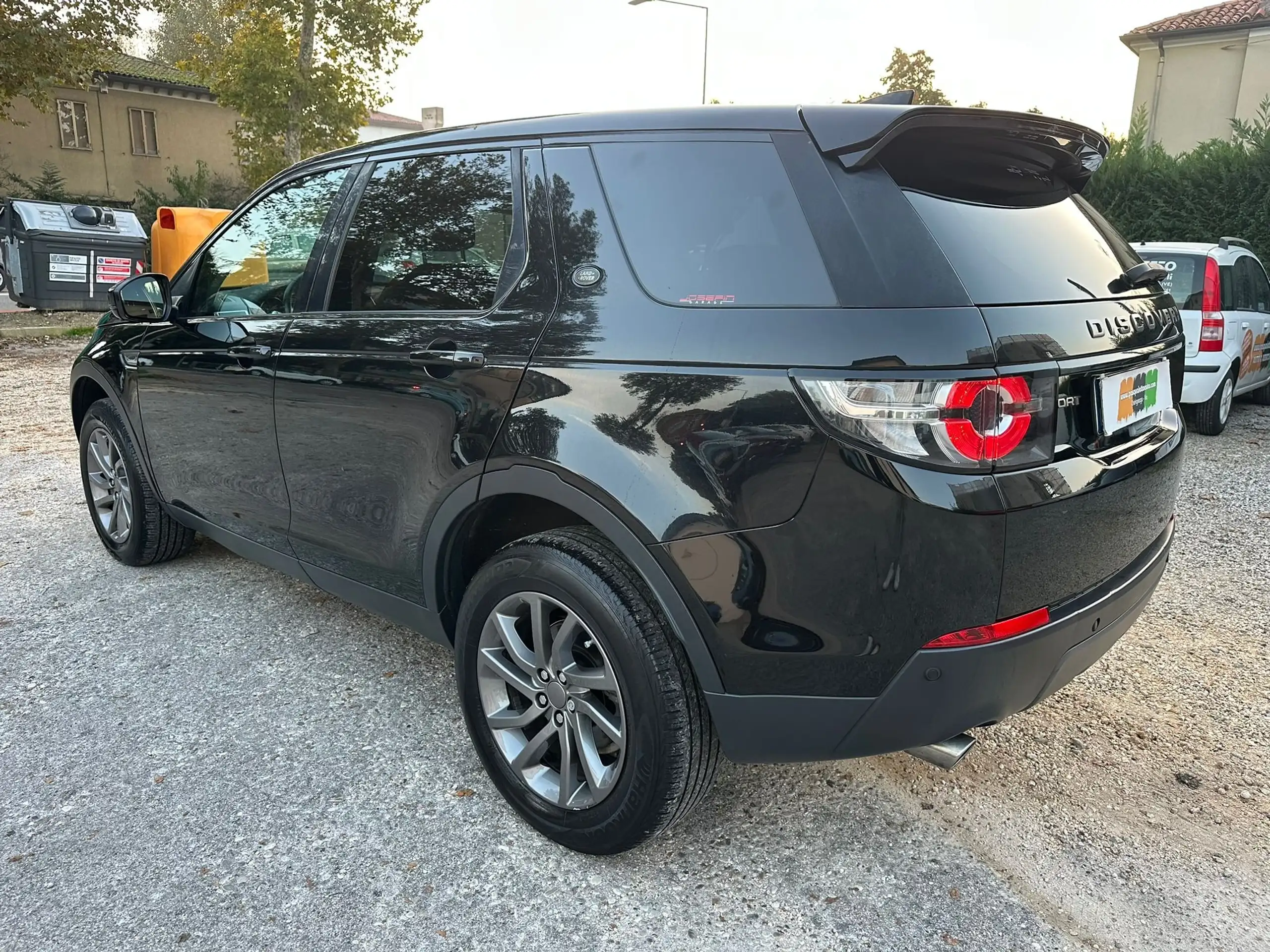 Land Rover - Discovery Sport