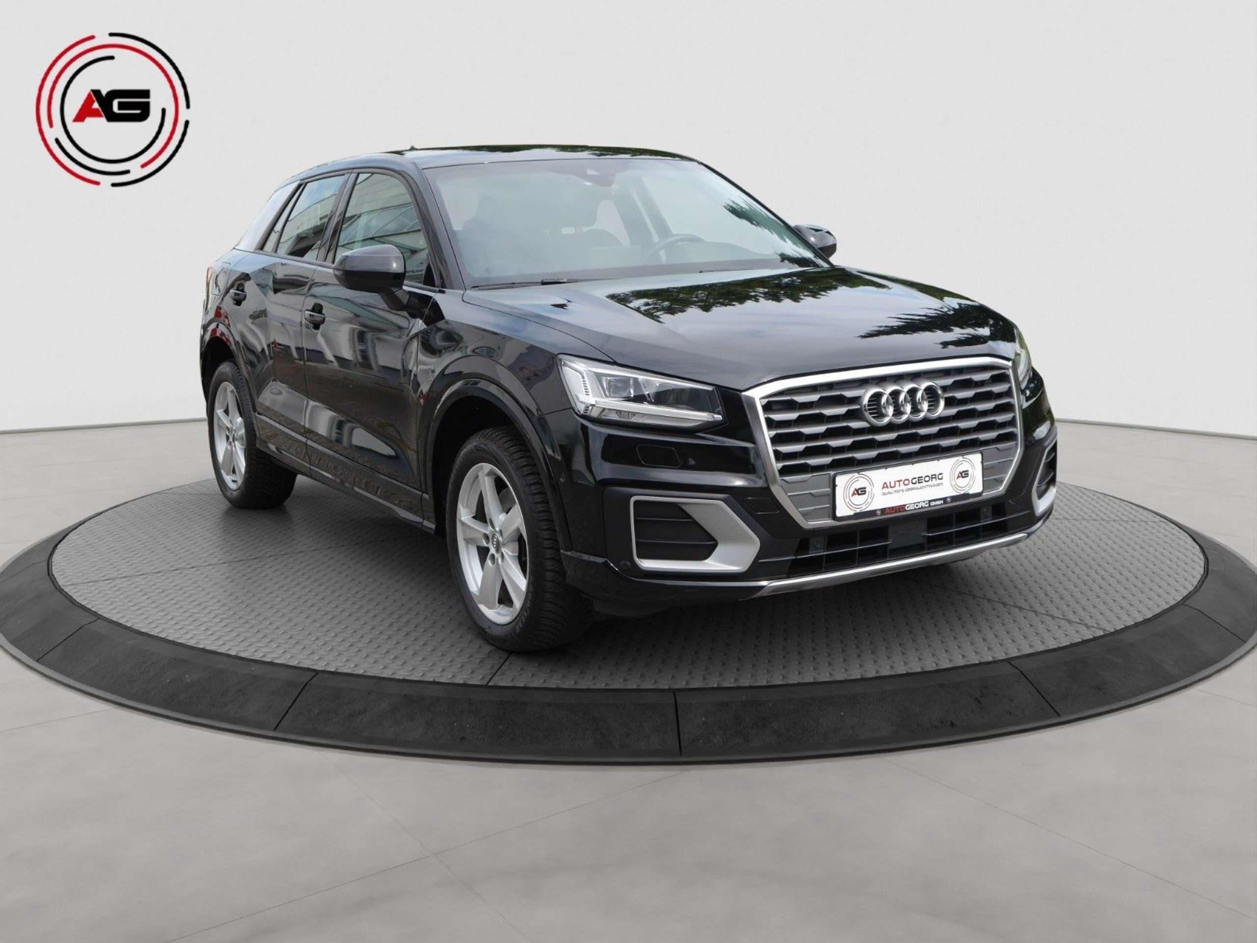 Audi - Q2