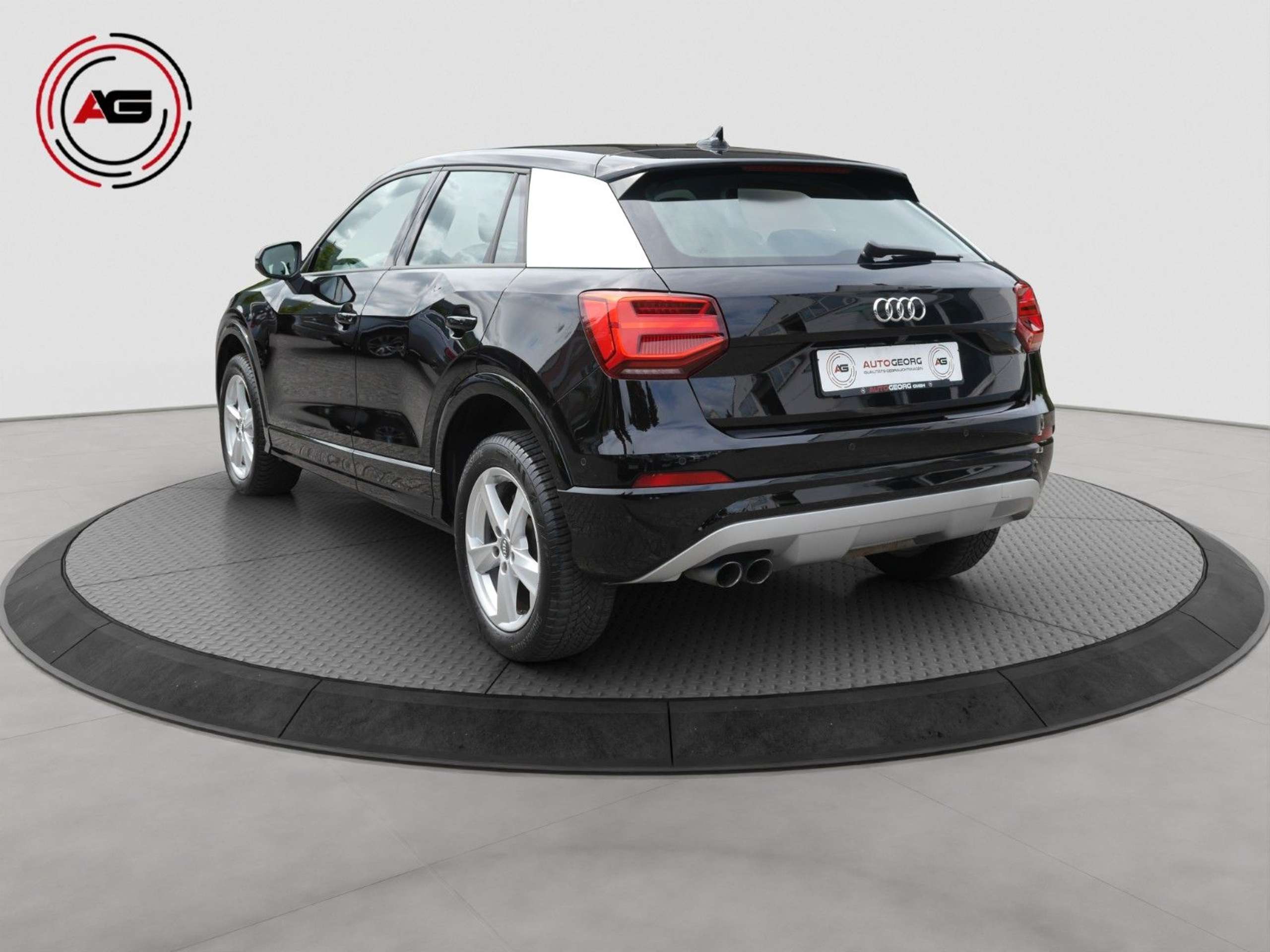 Audi - Q2