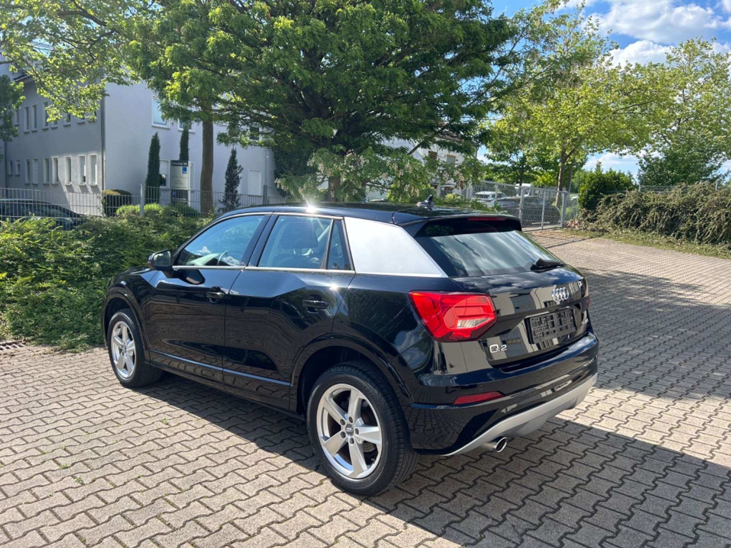 Audi - Q2