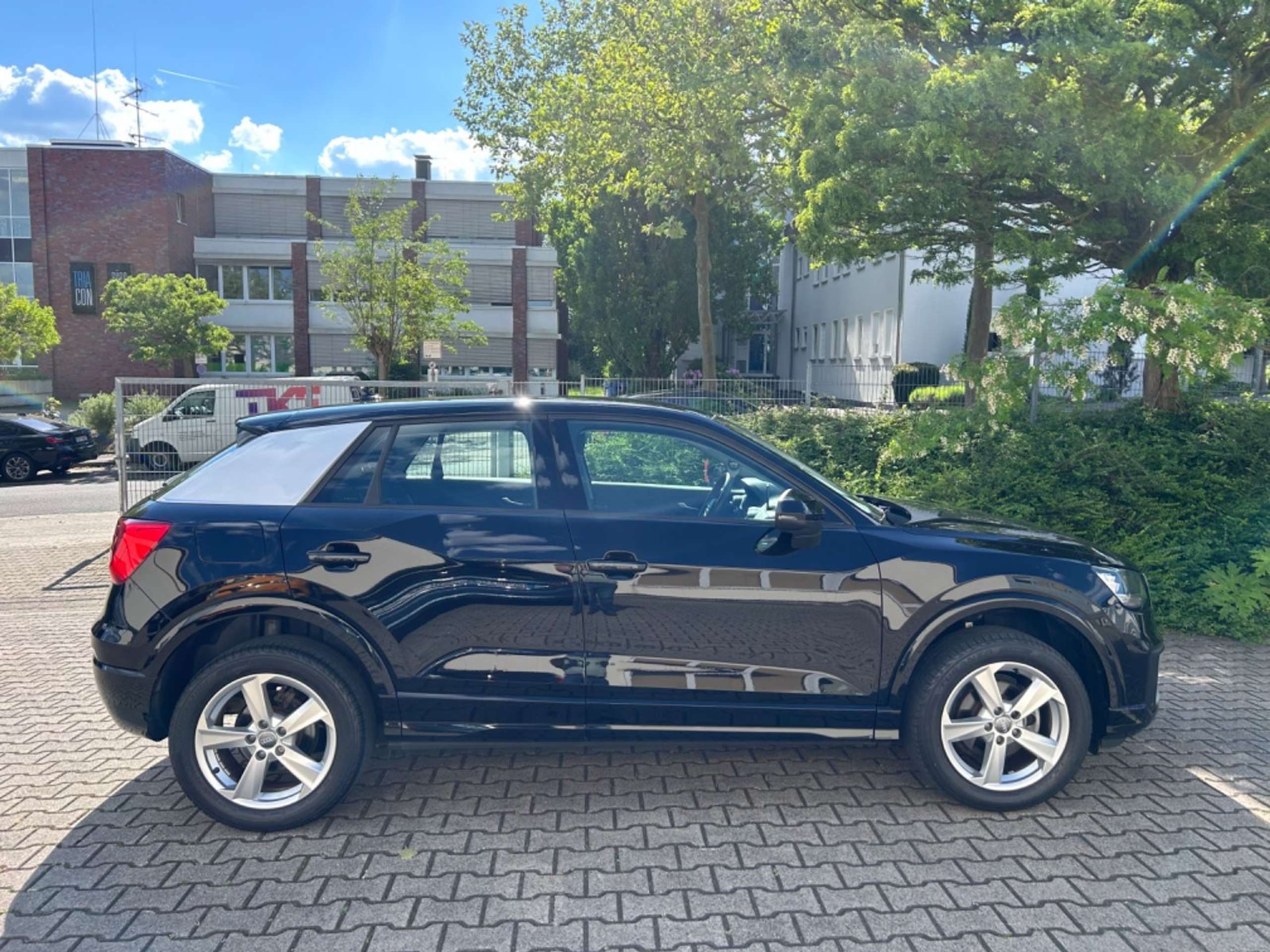 Audi - Q2