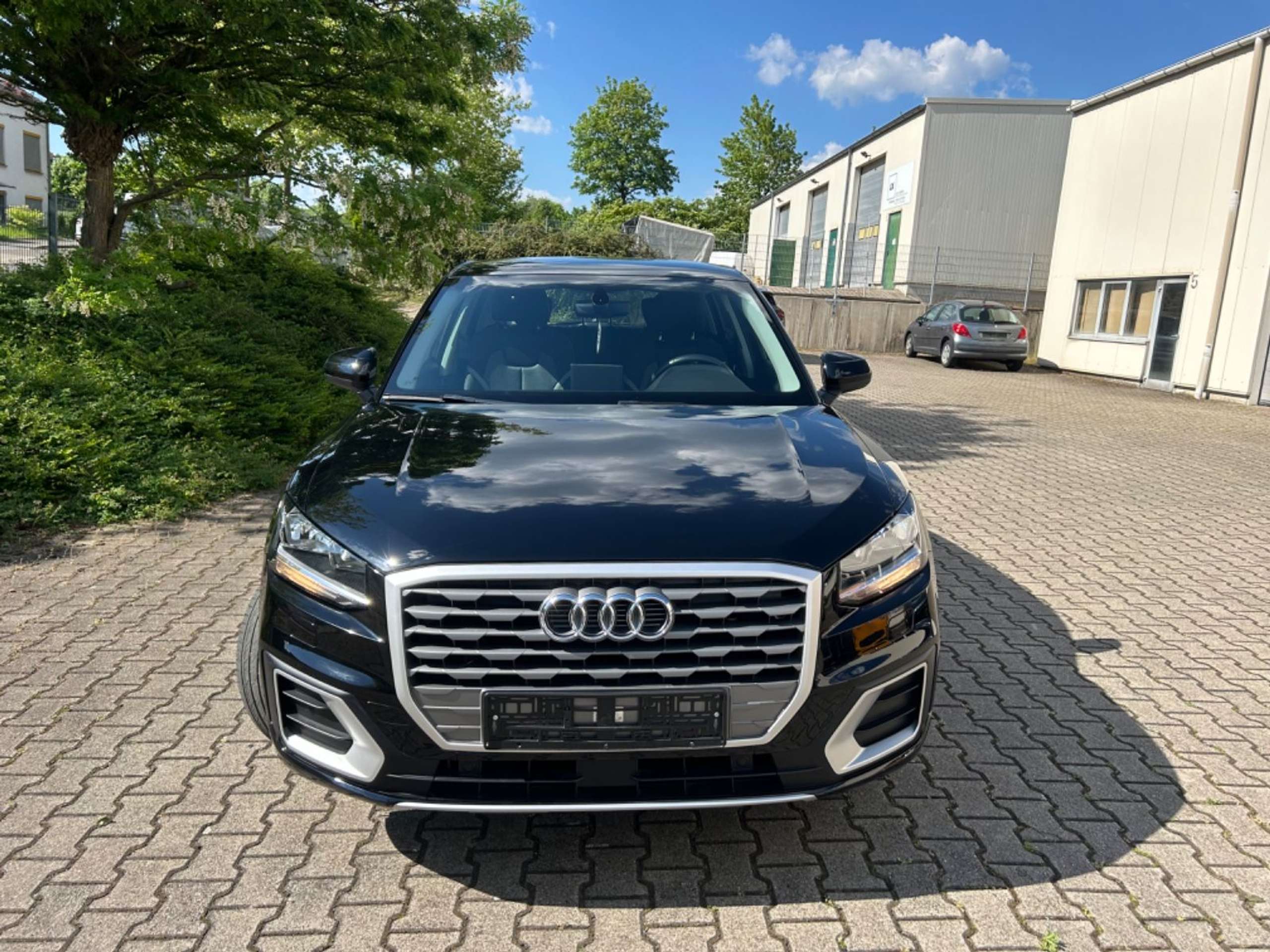 Audi - Q2