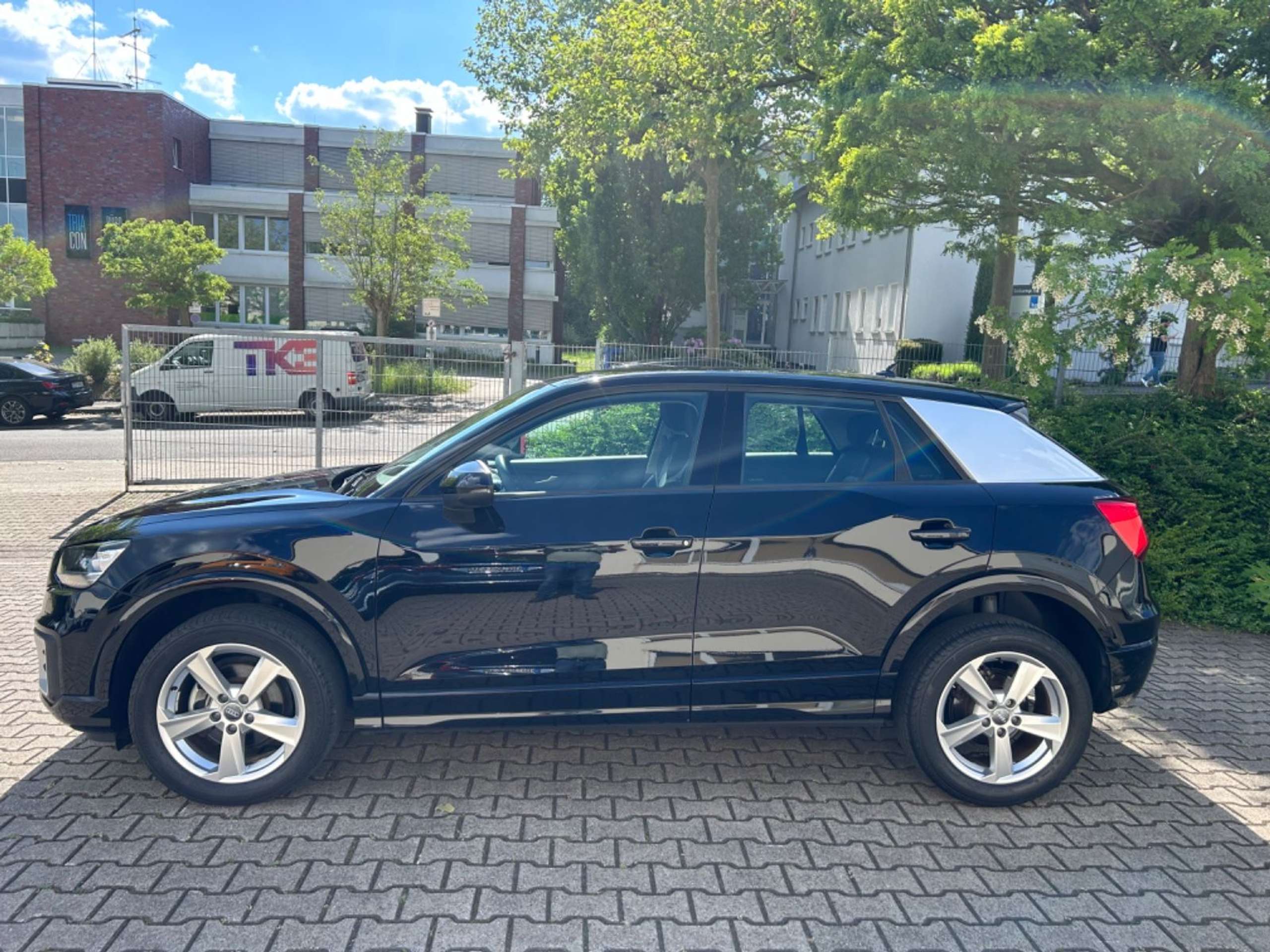 Audi - Q2