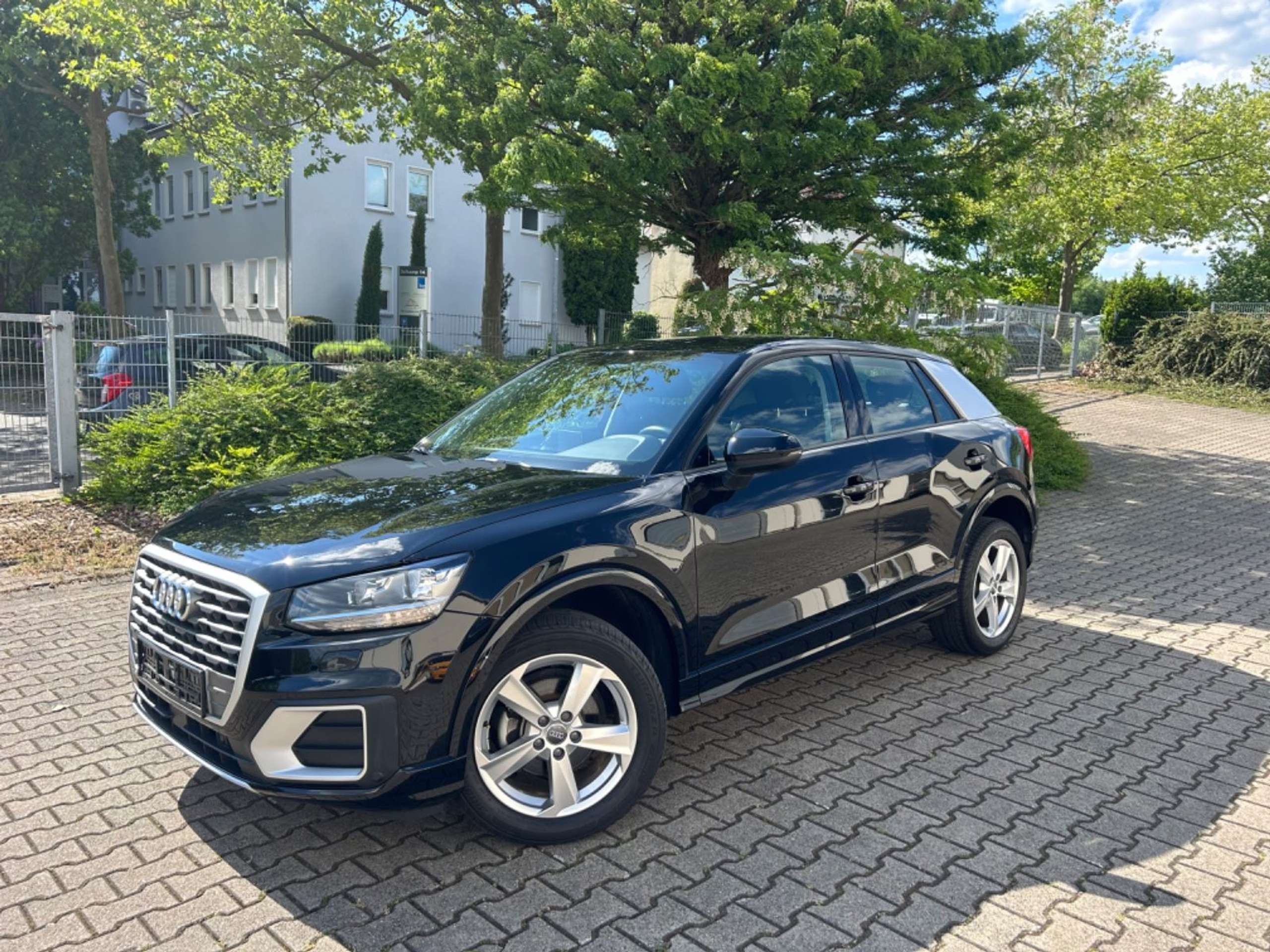 Audi - Q2