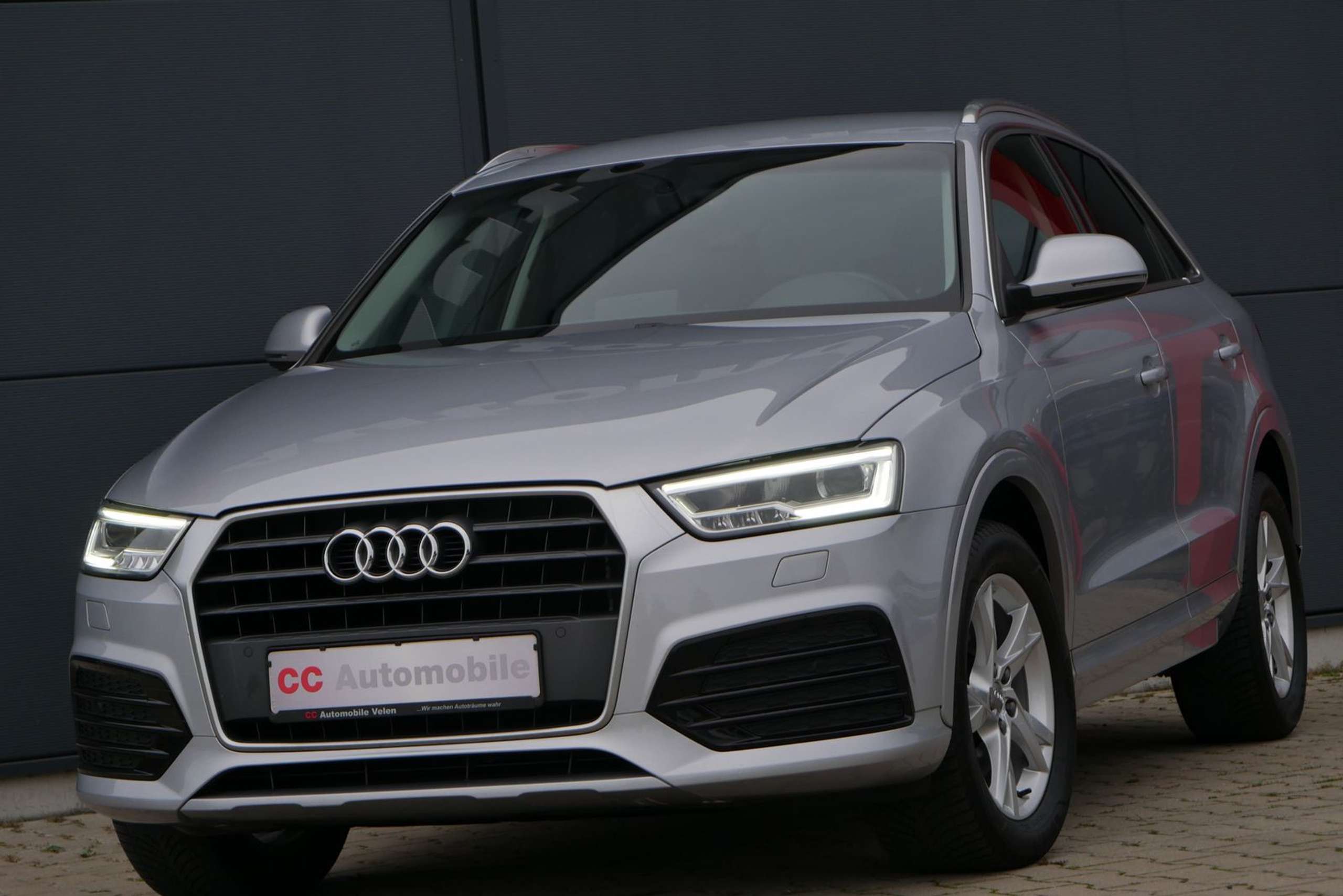 Audi - Q3