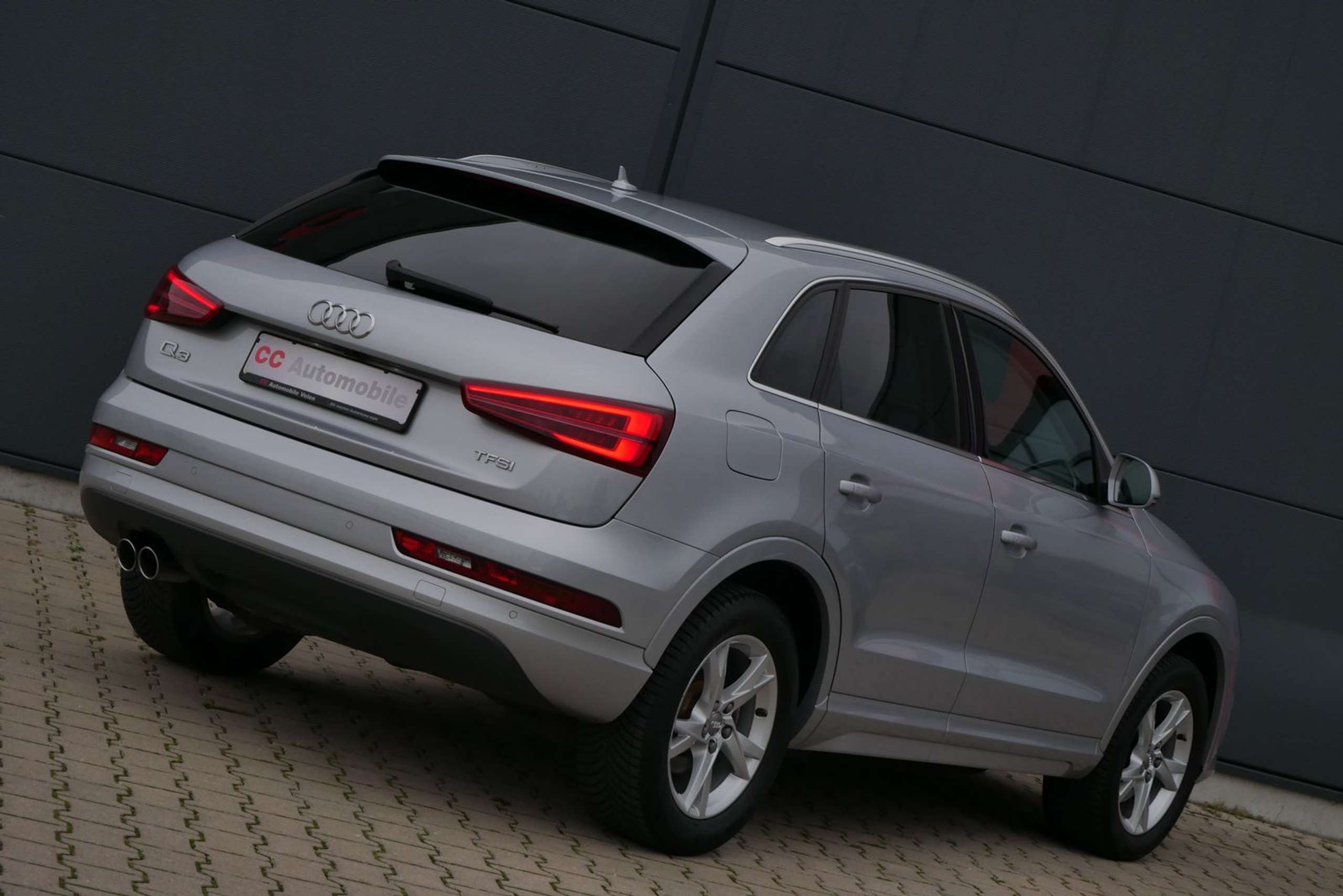 Audi - Q3