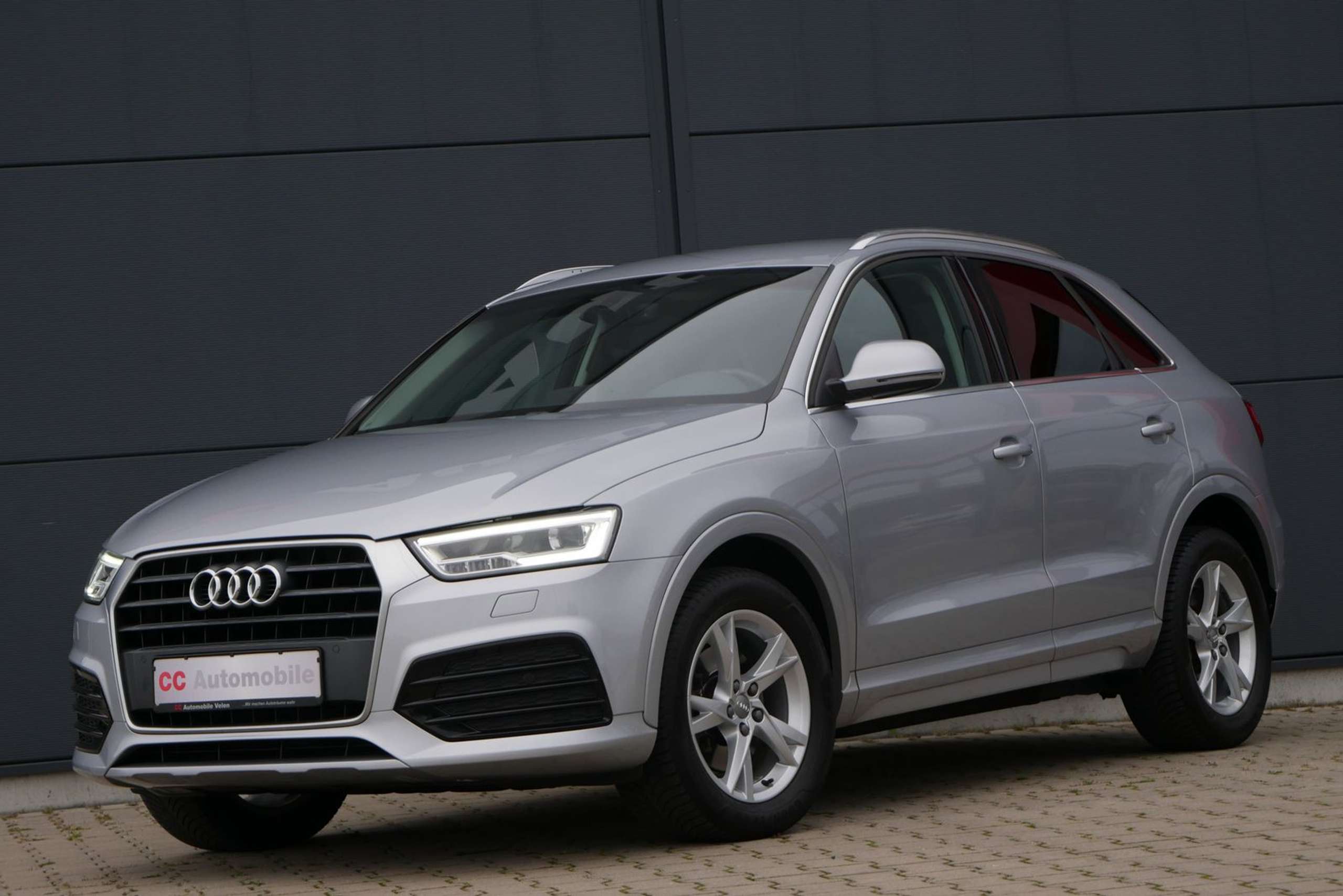 Audi - Q3