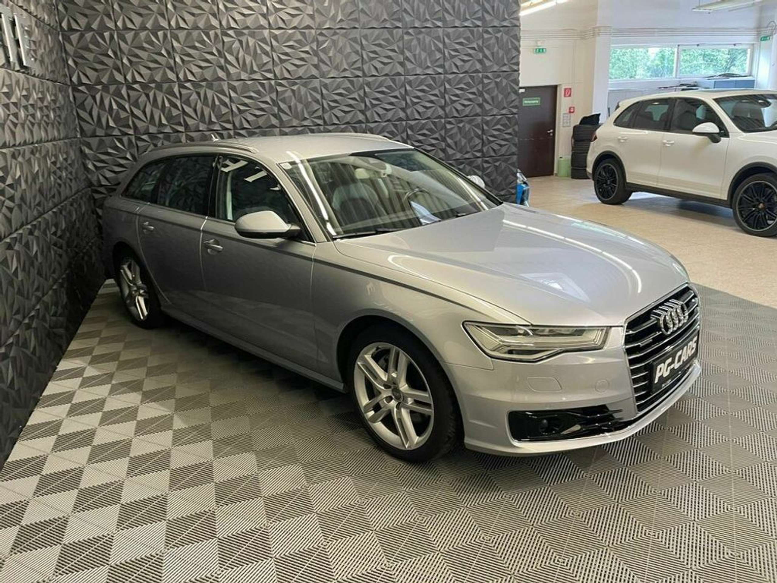 Audi - A6