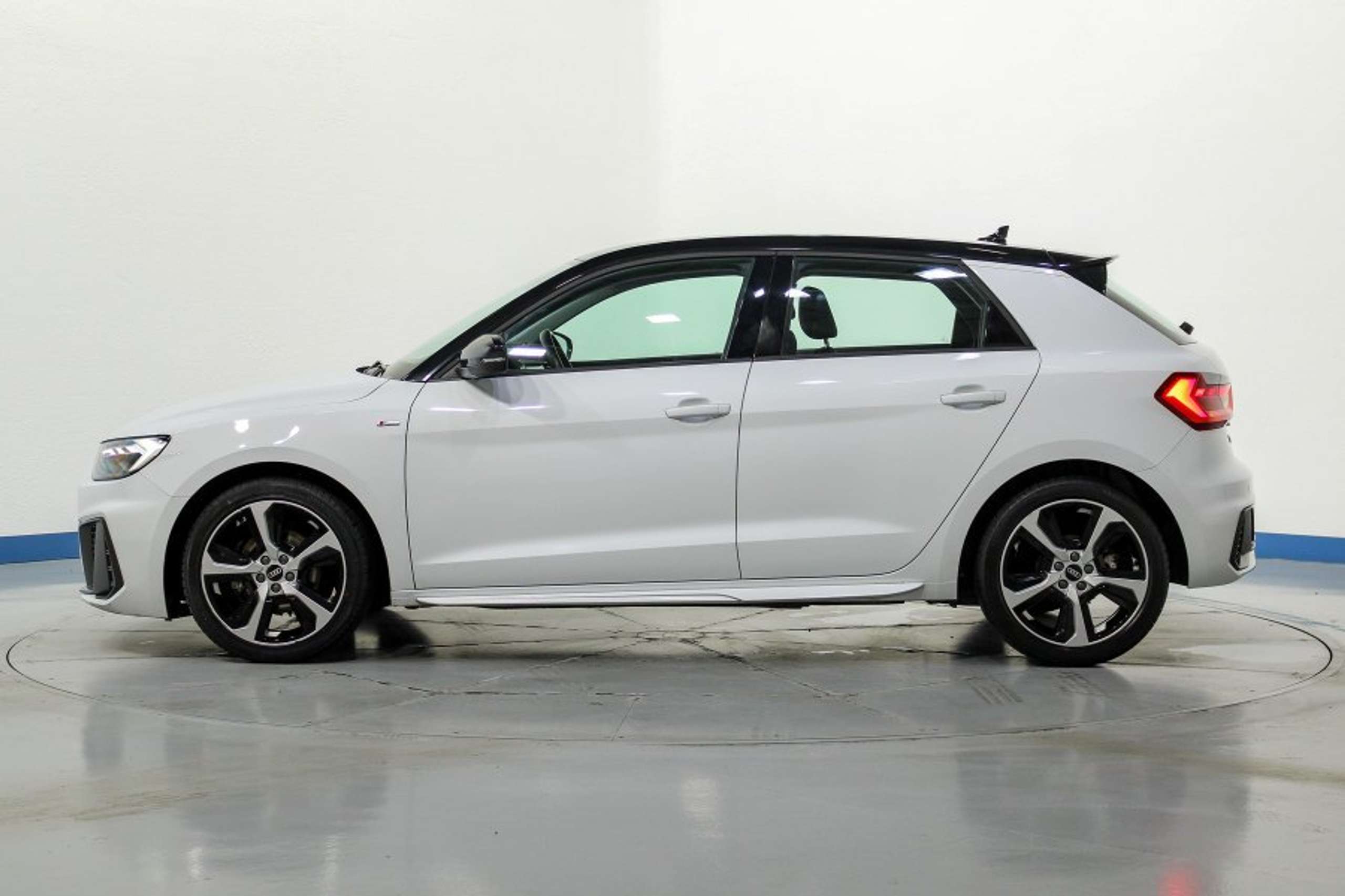 Audi - A1