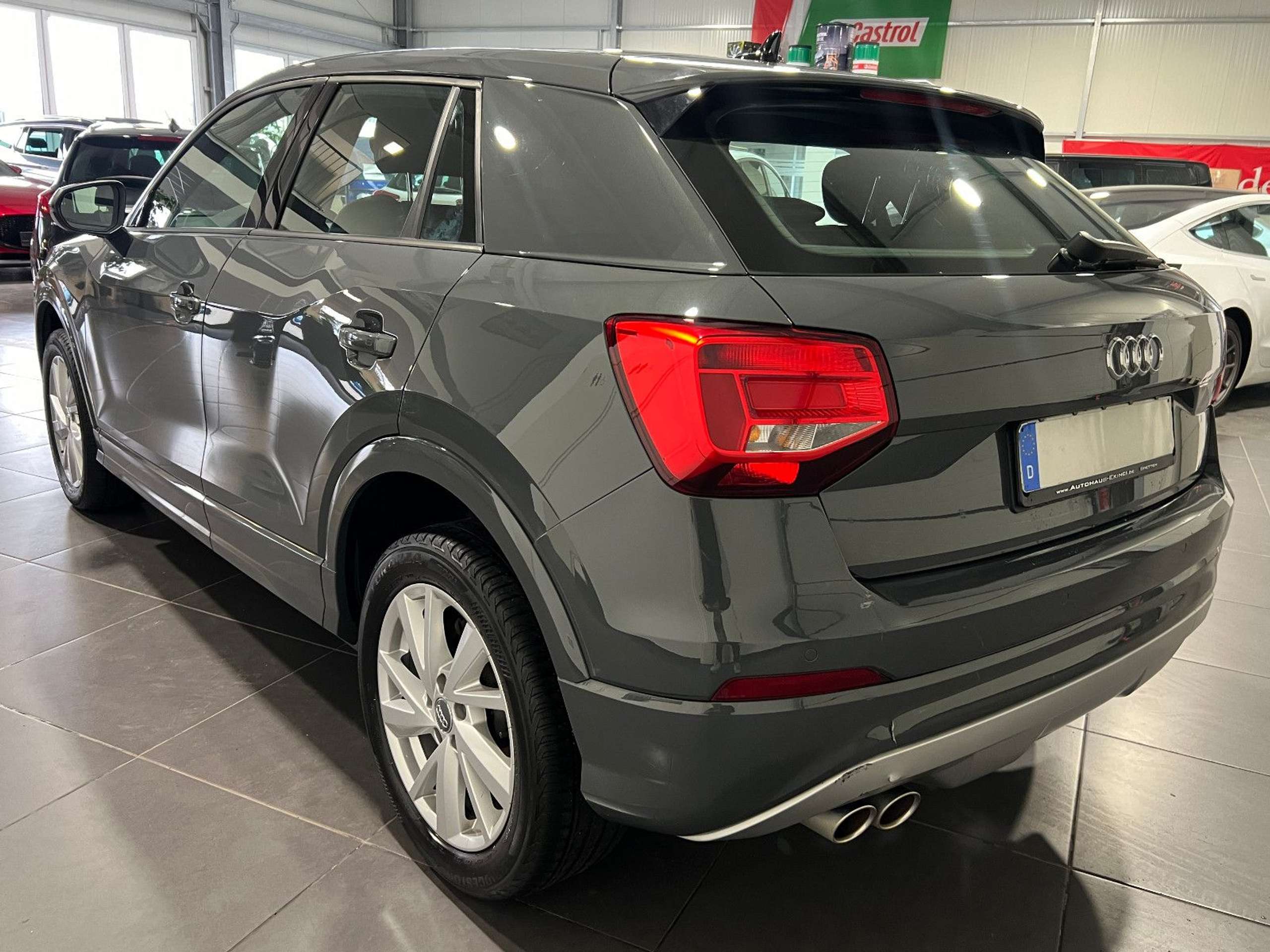 Audi - Q2