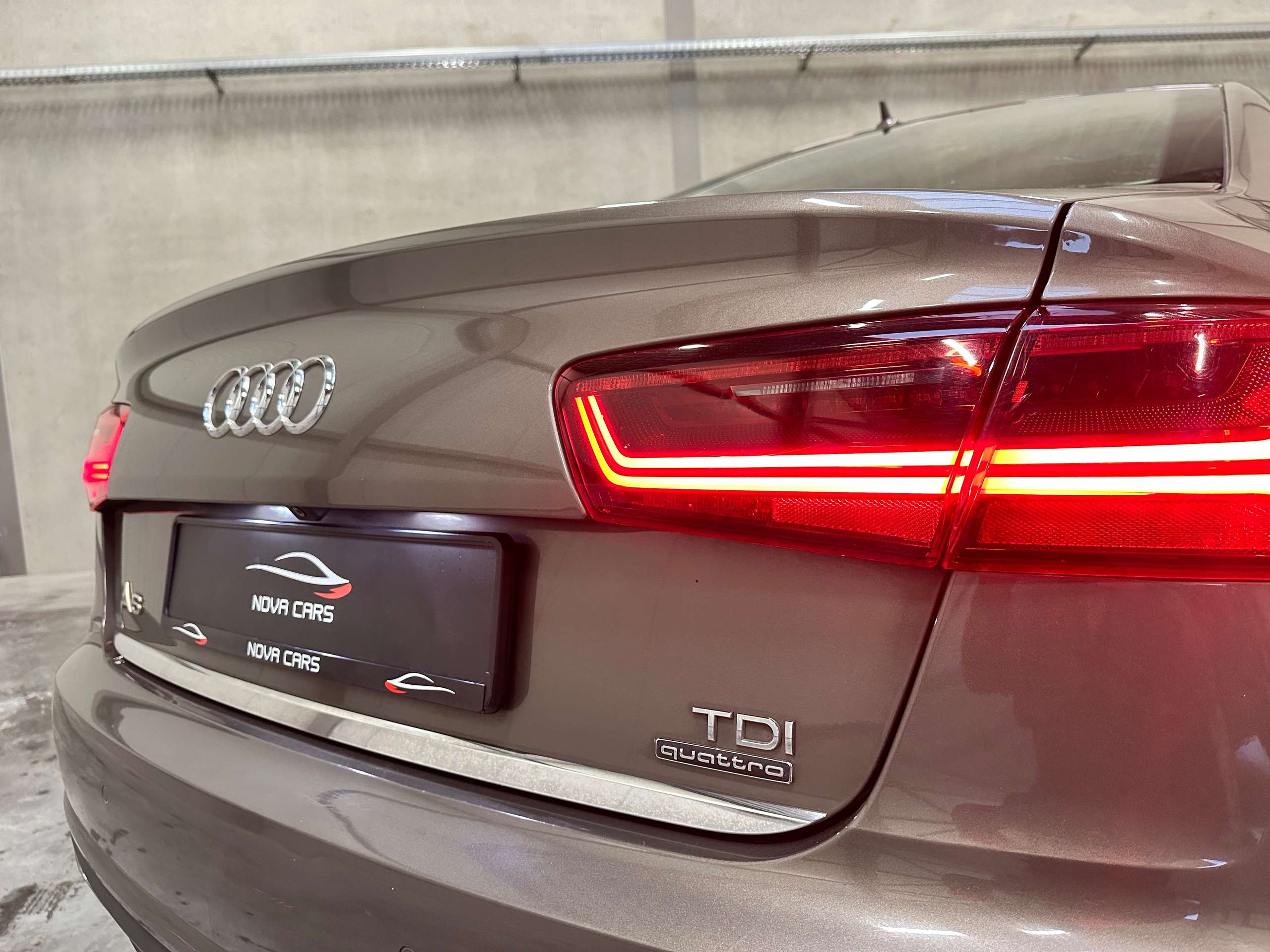 Audi - A6