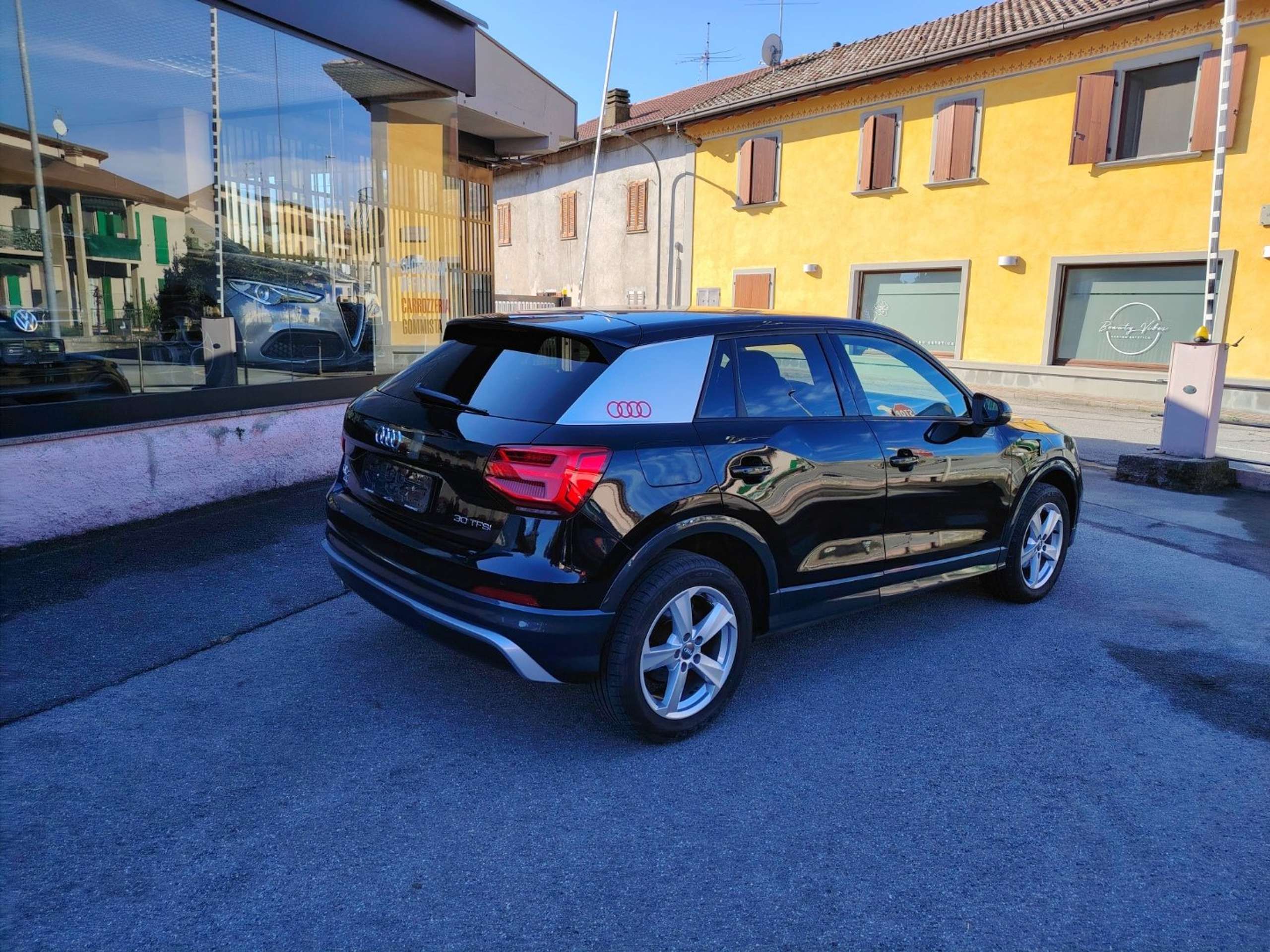 Audi - Q2